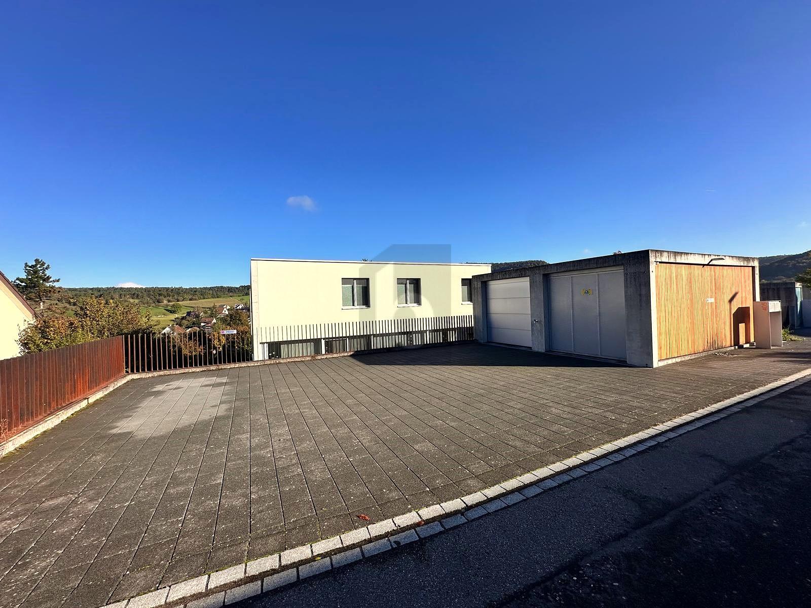 ZENTRAL GELEGEN AN IDYLLISCHER LAGE - 2