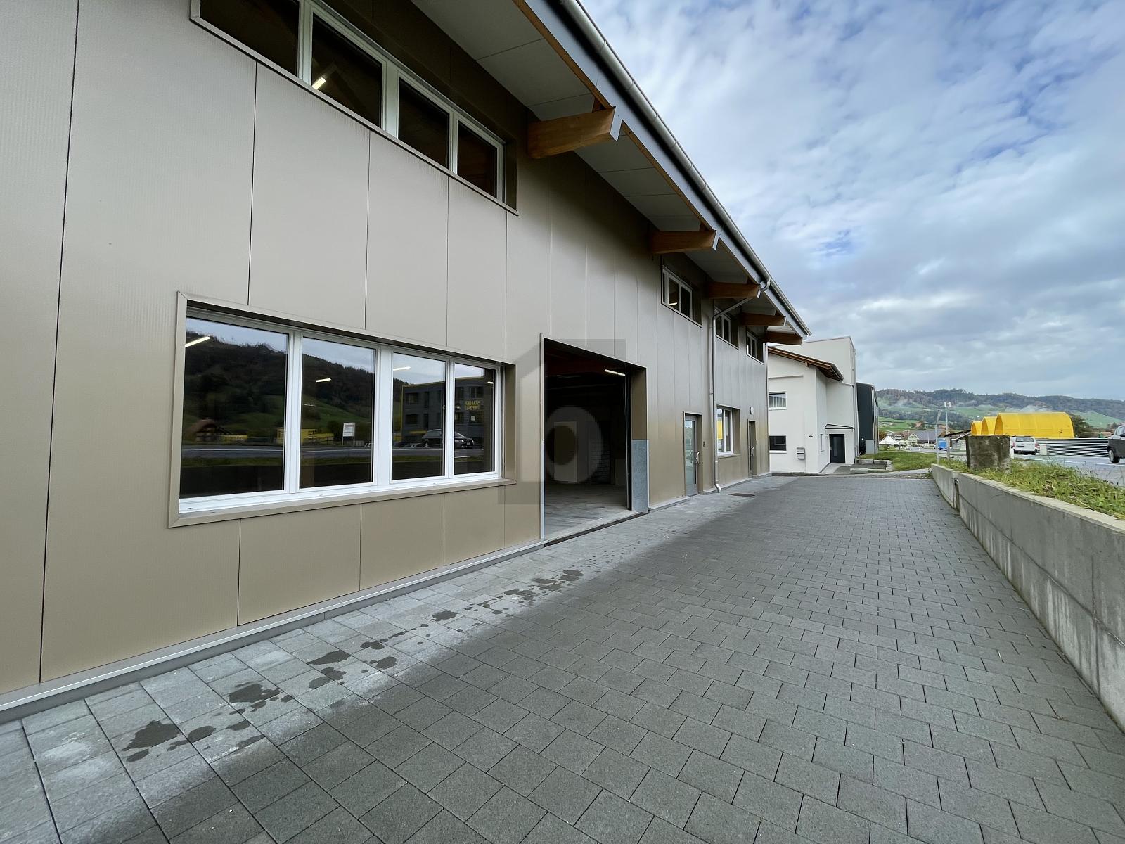 NEUBAU FÜR MASSGESCHNEIDERTE BEDÜRFNISSE - 0