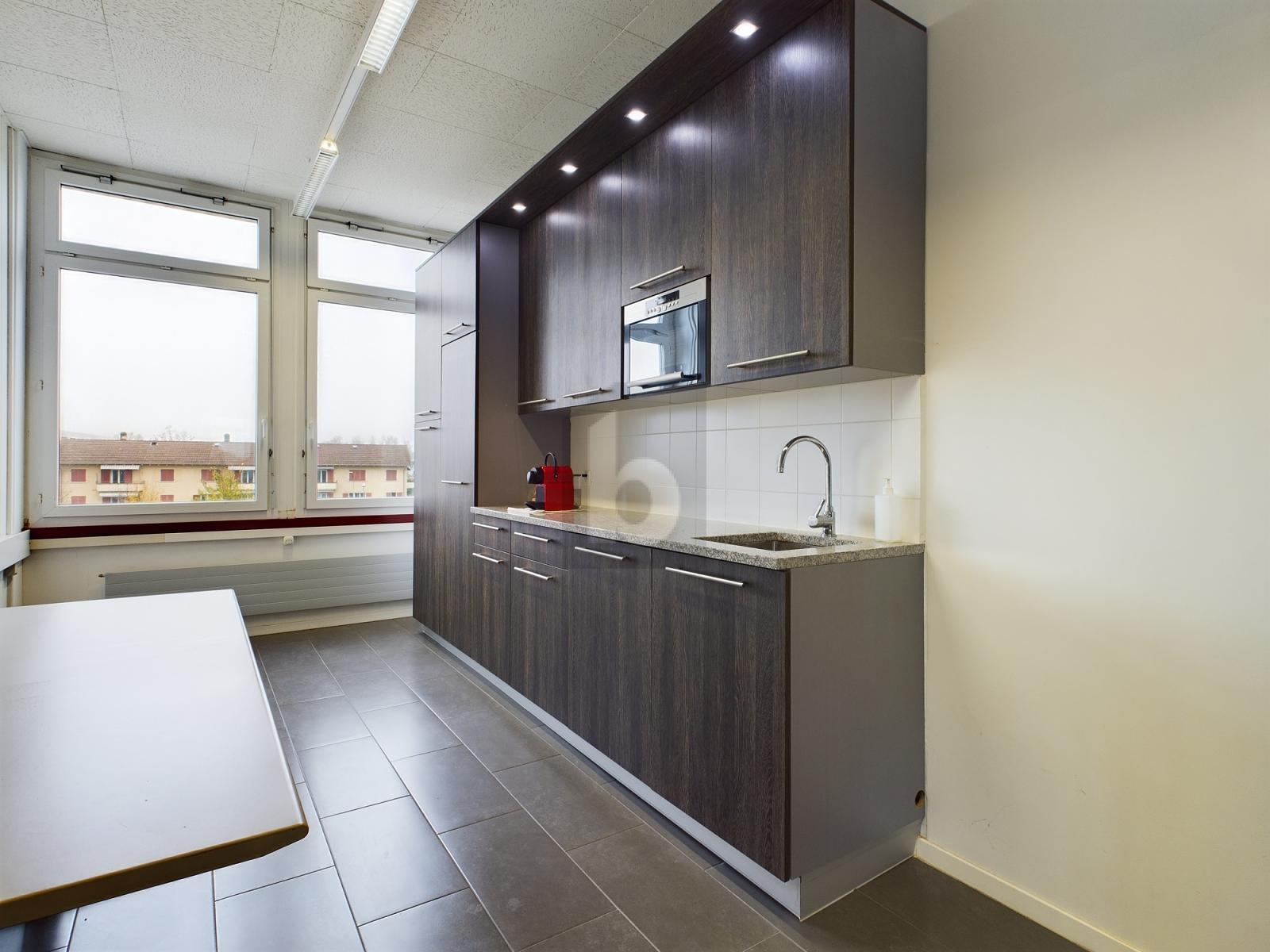 GROSSZÜGIG UND ZENTRAL - 4