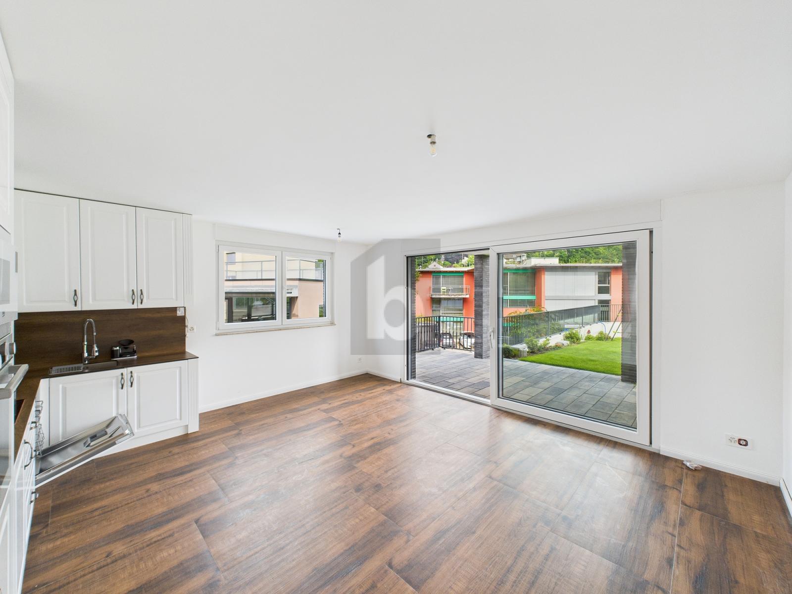 ERSTBEZUG - MODERN UND GEMÜTLICH MIT GARTEN - 0