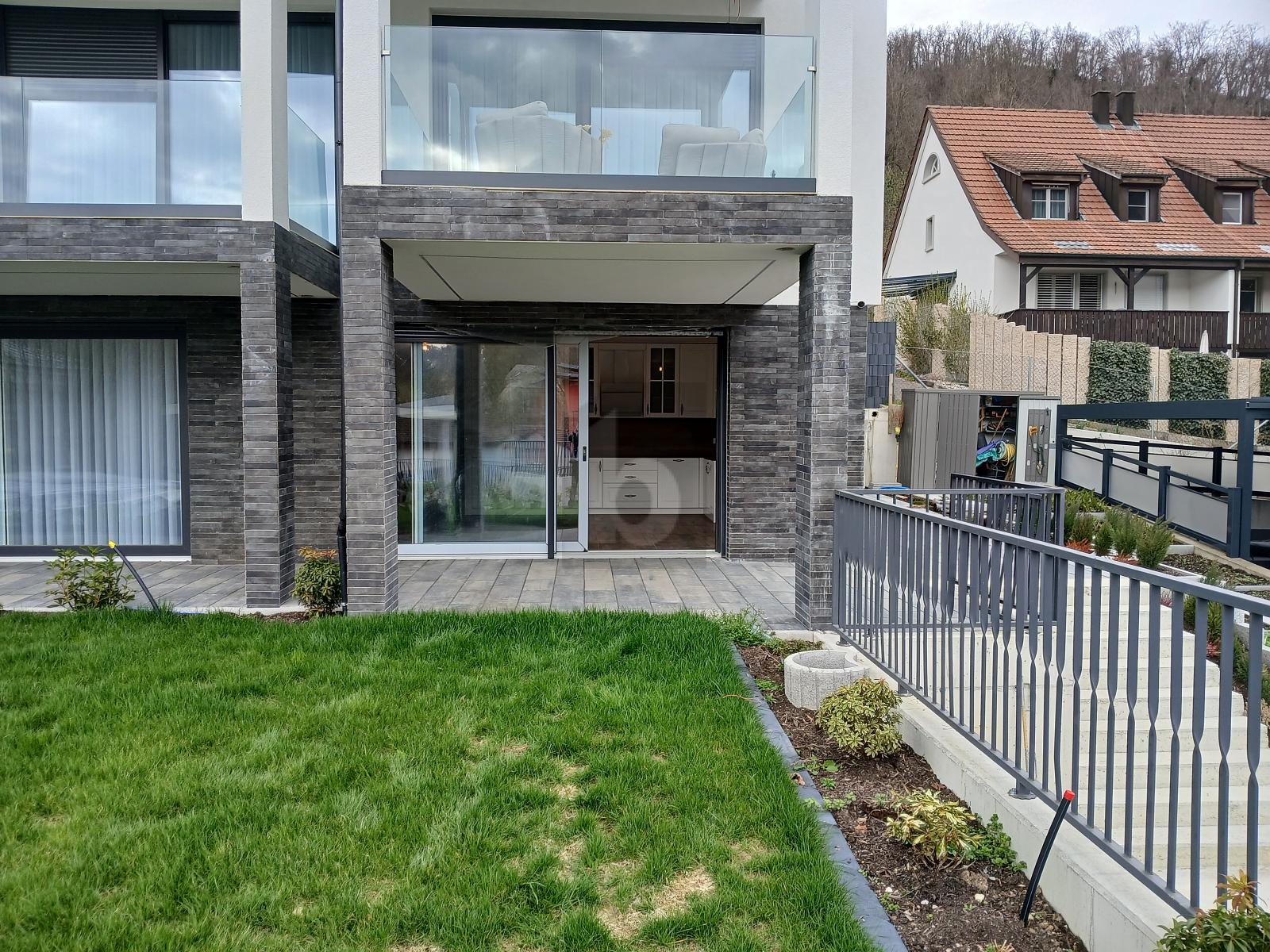 ERSTBEZUG - MODERN UND GEMÜTLICH MIT GARTEN - 1