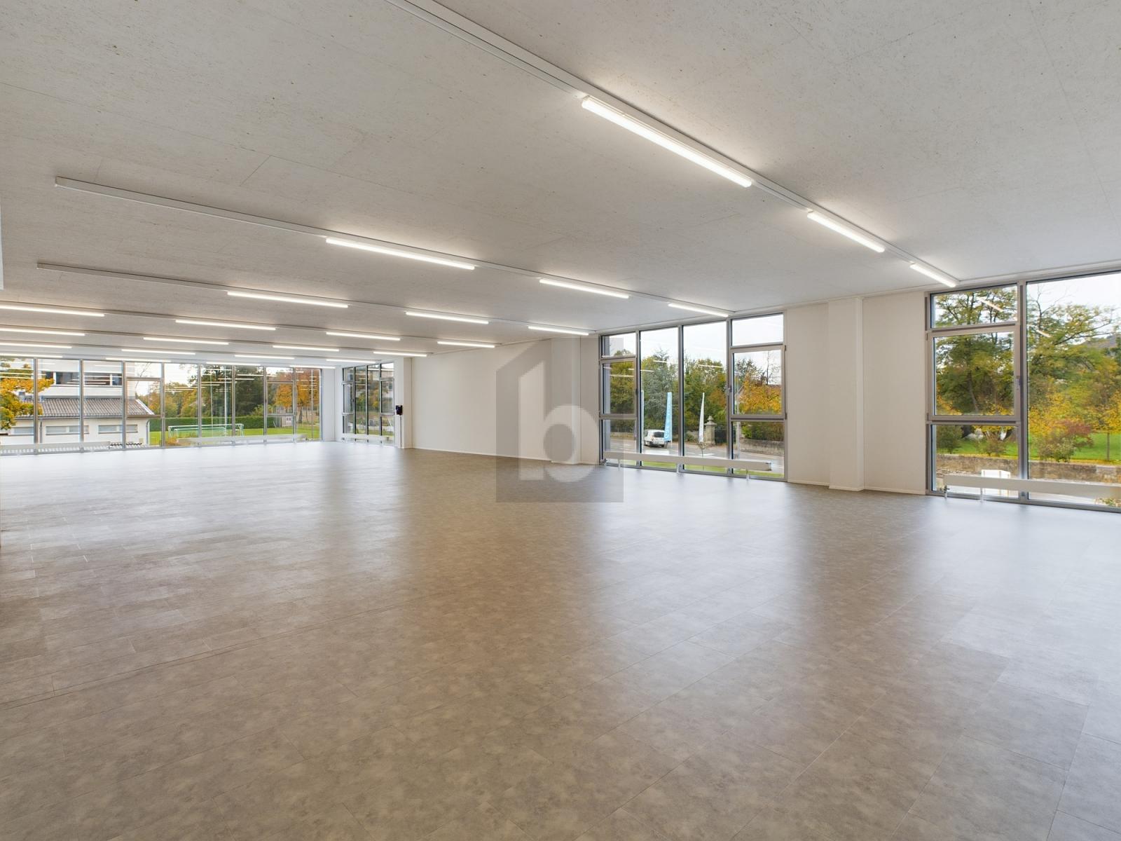 OPTIMAL ERREICHBAR, HELL UND GROSS - 2