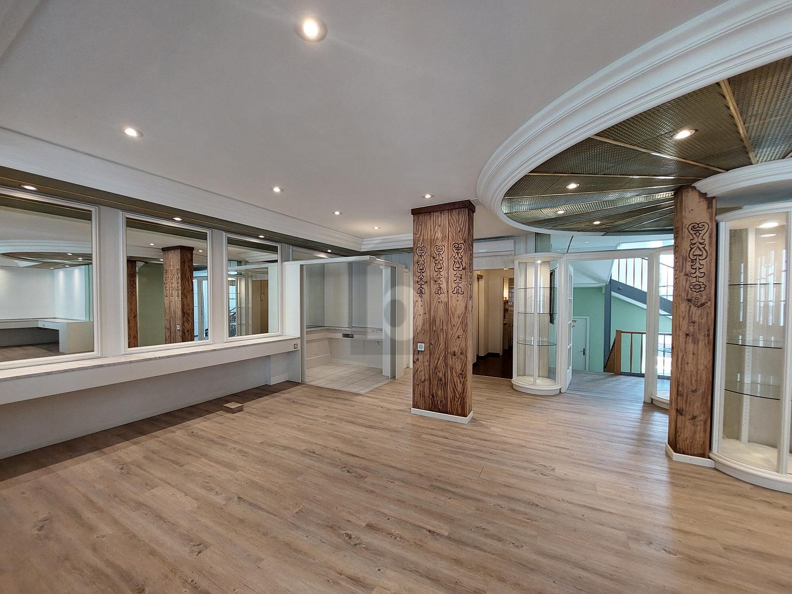 ZENTRAL & MODERN, IDEAL FÜR PRAXISRÄUME / BÜRO - 1