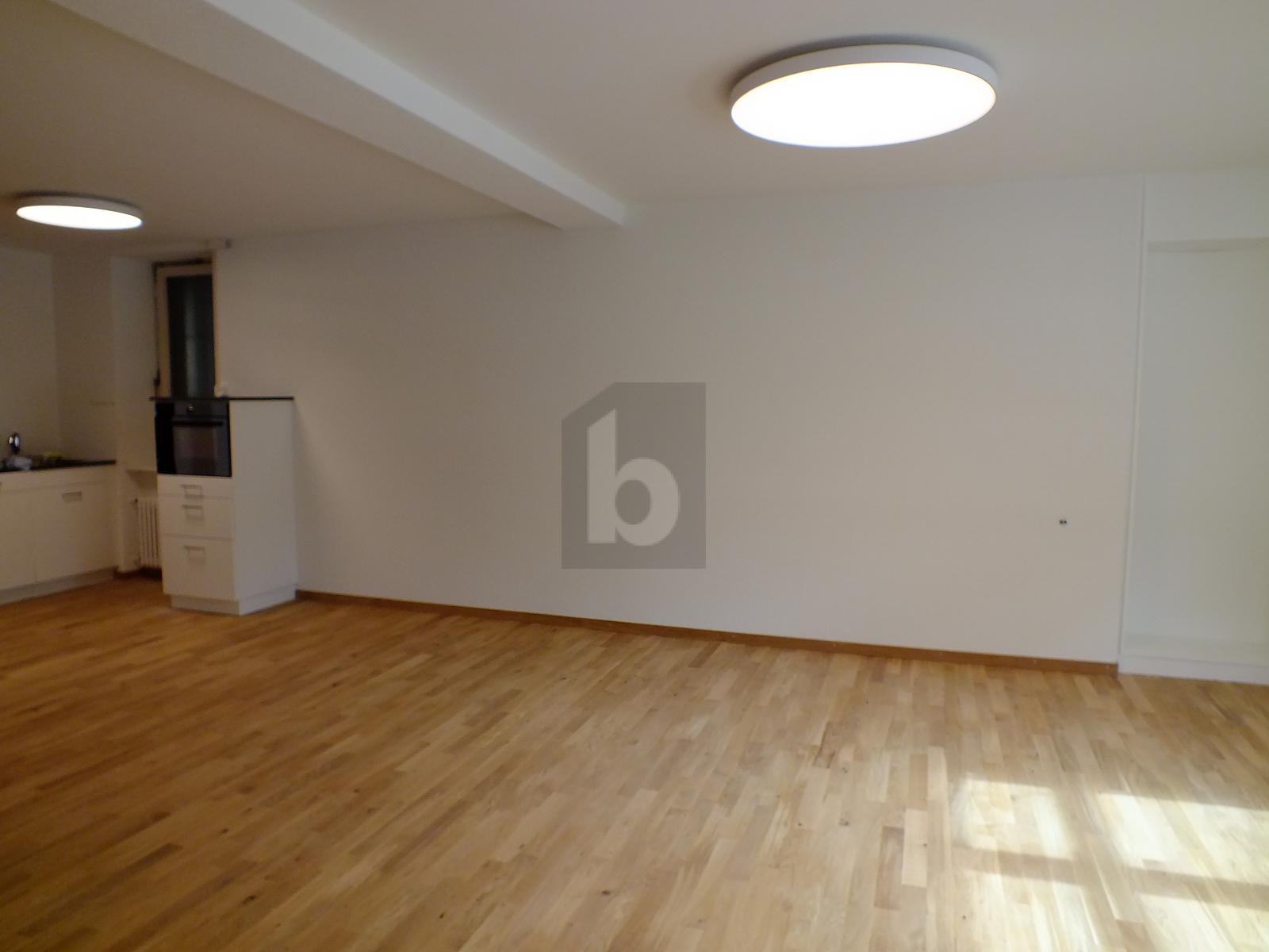 VIELSEITIG EINSETZBAR AN TOP LAGE - 1