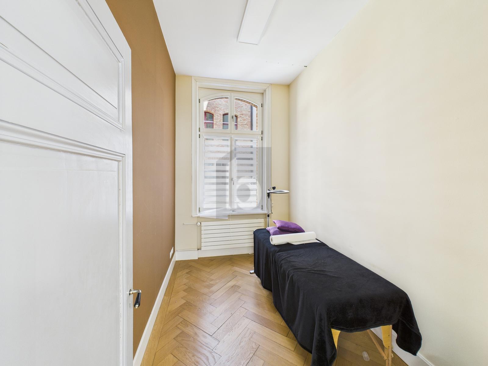 STARK FREQUENTIERT AN TOP LAGE - 3