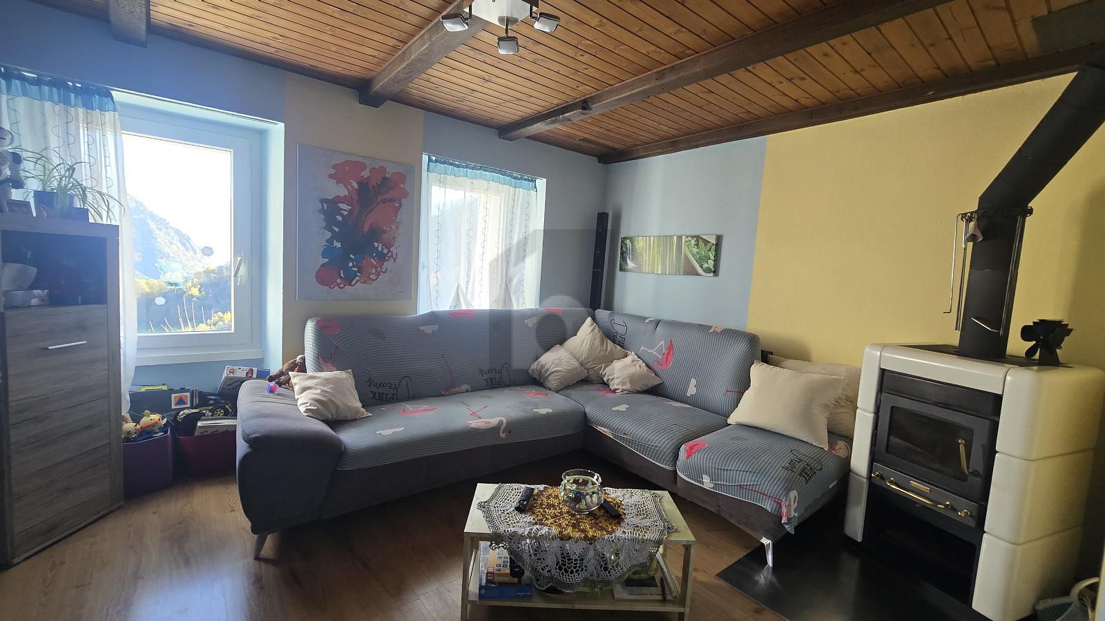 SPAZIOSA E SOLEGGIATA CON CON AMPIO TERRENO - 2