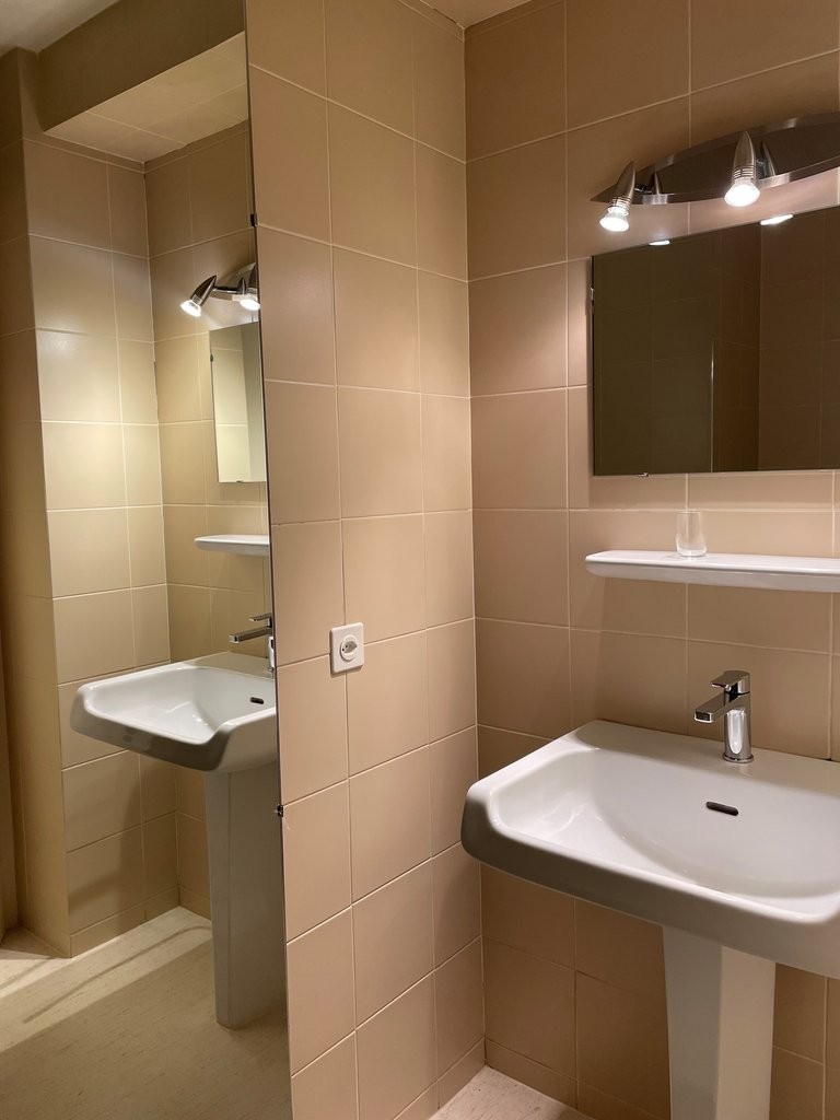 Bureau à louer (207m2) idéalement situé à Carouge - 5