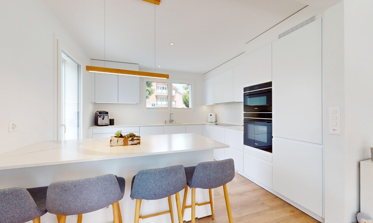 MODERNE VILLA MIT HOCHWERTIGER AUSSTATTUNG, FAMILIENQUARTIER UND GRÜNE - 2