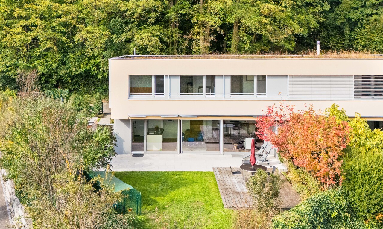 Exklusive Doppelhaushälfte mit Garten und Weitblick in Reinach - 0