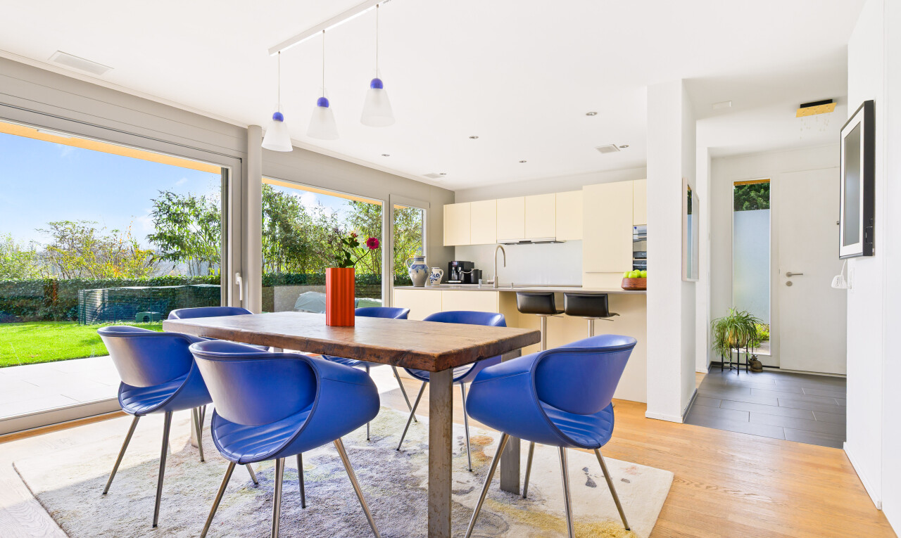 Exklusive Doppelhaushälfte mit Garten und Weitblick in Reinach - 4