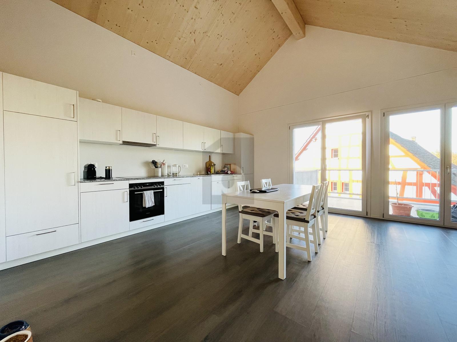 VIEL PLATZ, HELL UND NATURNAH - 0