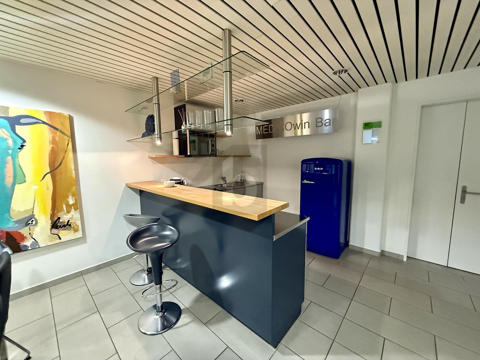 LICHTDURCHFLUTET MIT GROSSZÜGIGEM PLATZANGEBOT - 1