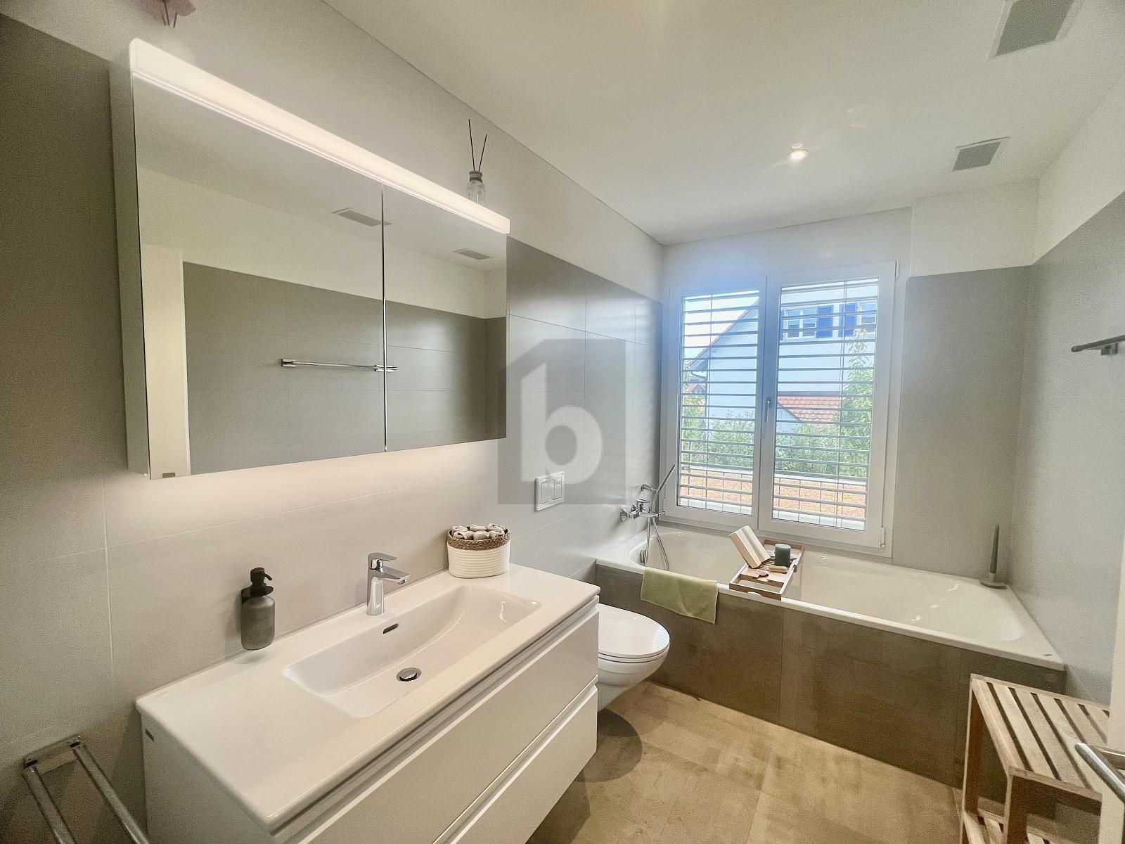 LICHTDURCHFLUTET, WINTERGARTENBALKON, NATURNAH - 3