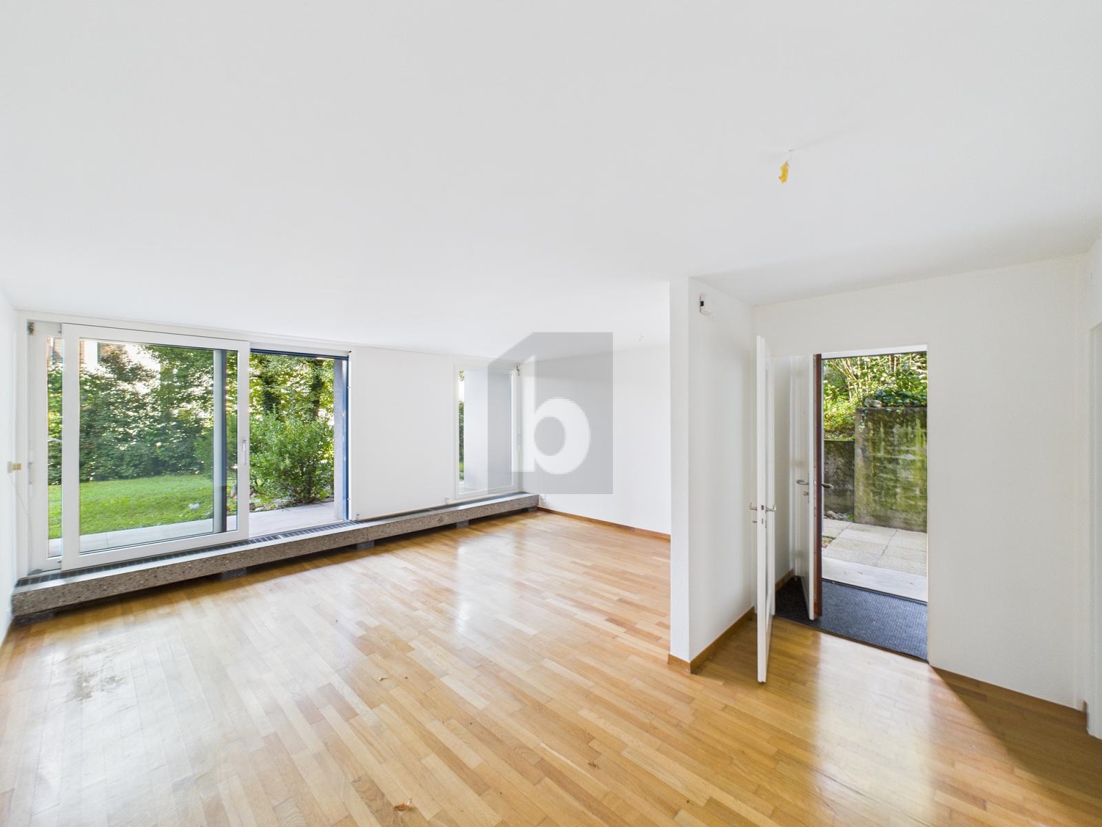 HELL MIT NEUER KÜCHE UND EIGENEM GARTENSITZPLATZ - 0