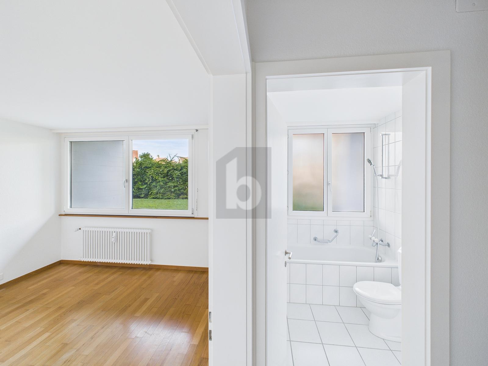 HELL MIT NEUER KÜCHE UND EIGENEM GARTENSITZPLATZ - 3