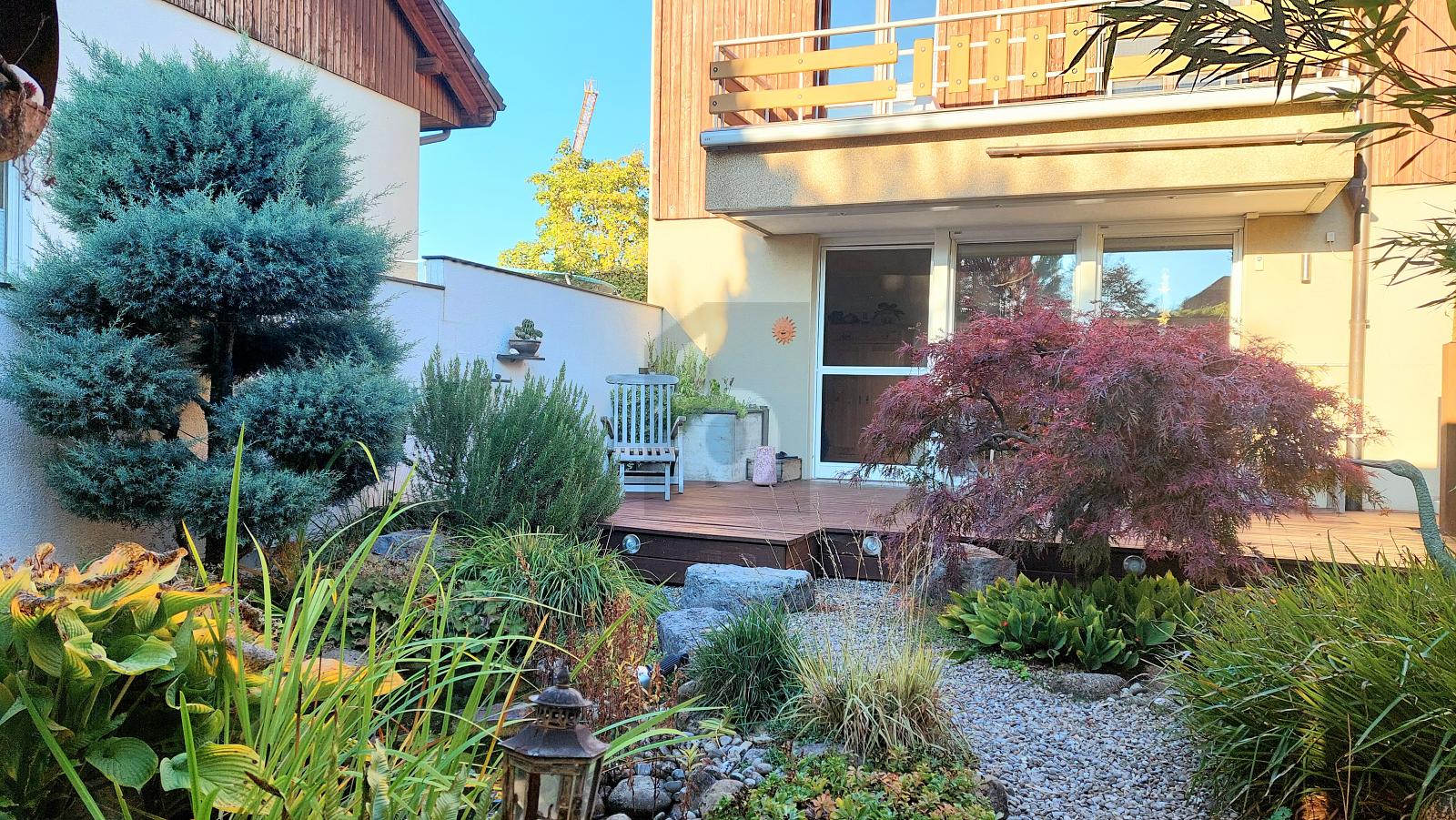 CHARMANT UND RUHIG MIT IDYLLISCHEM GARTEN - 0