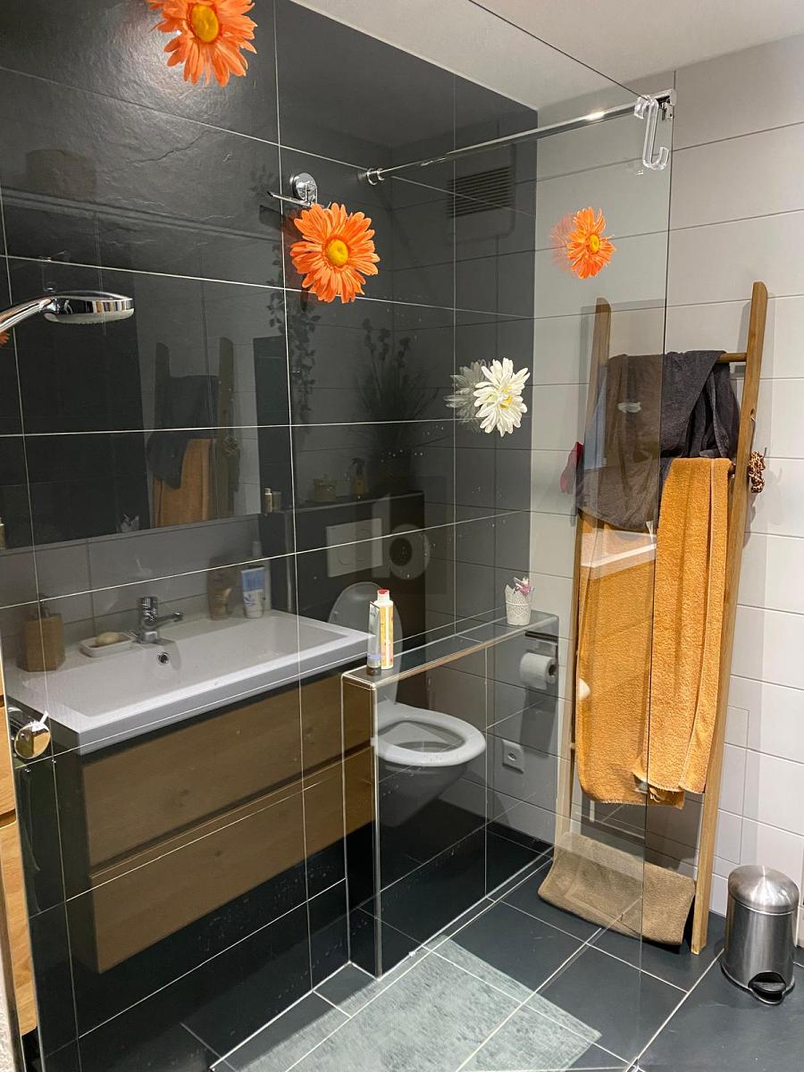 CHARMANT UND RUHIG MIT IDYLLISCHEM GARTEN - 3