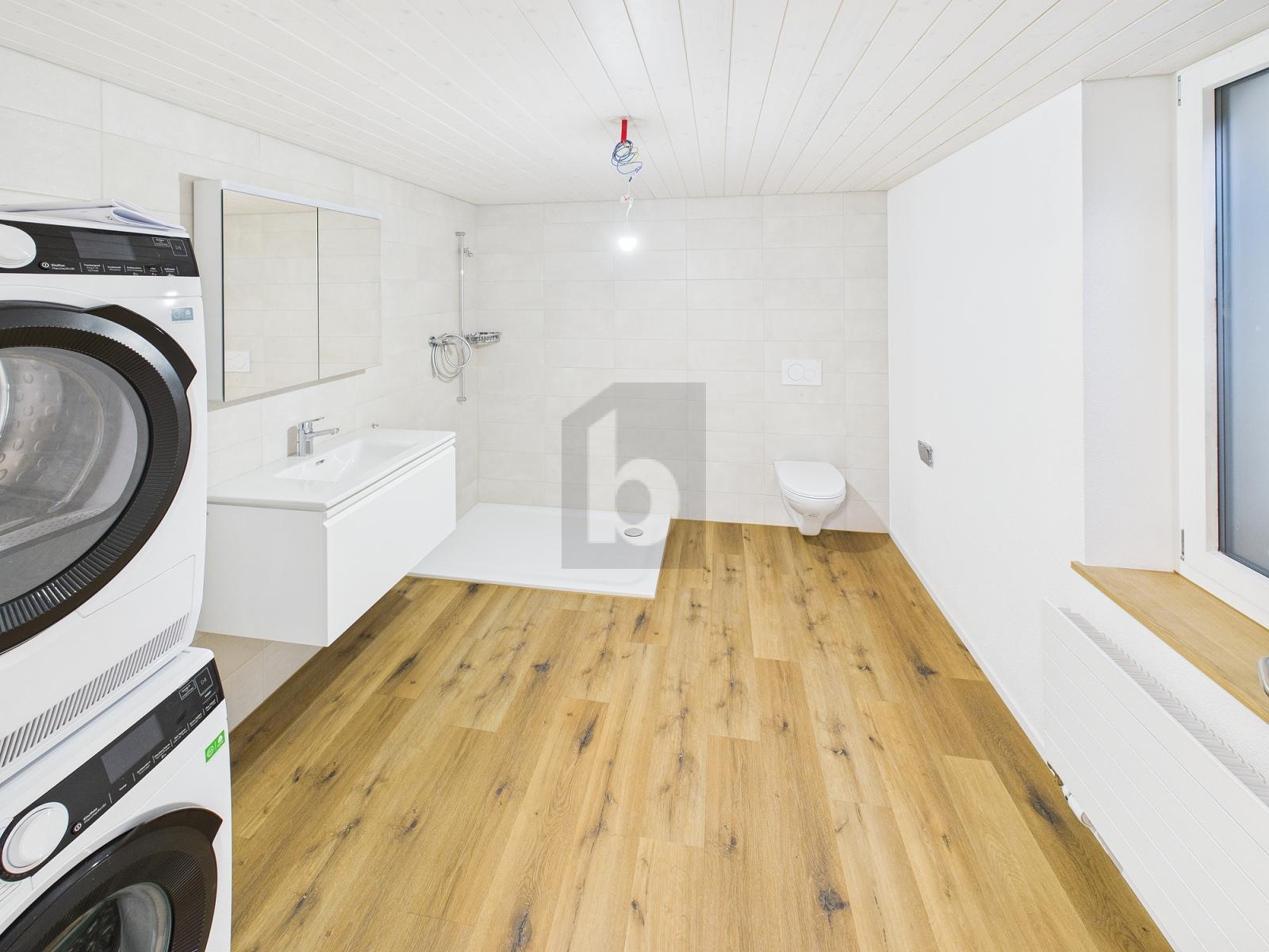 ERSTBEZUG NACH TOTALRENOVATION MIT AUSSICHT - 2