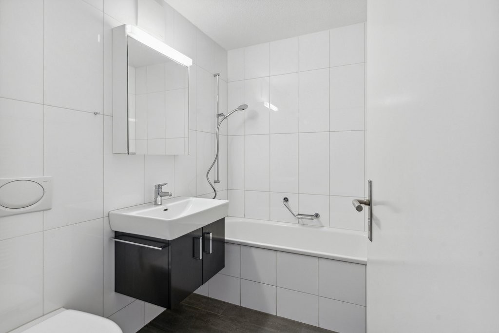 Charmante 3.5-Zi.-Wohnung mit Balkon in zentraler Lage Rubigen - 2