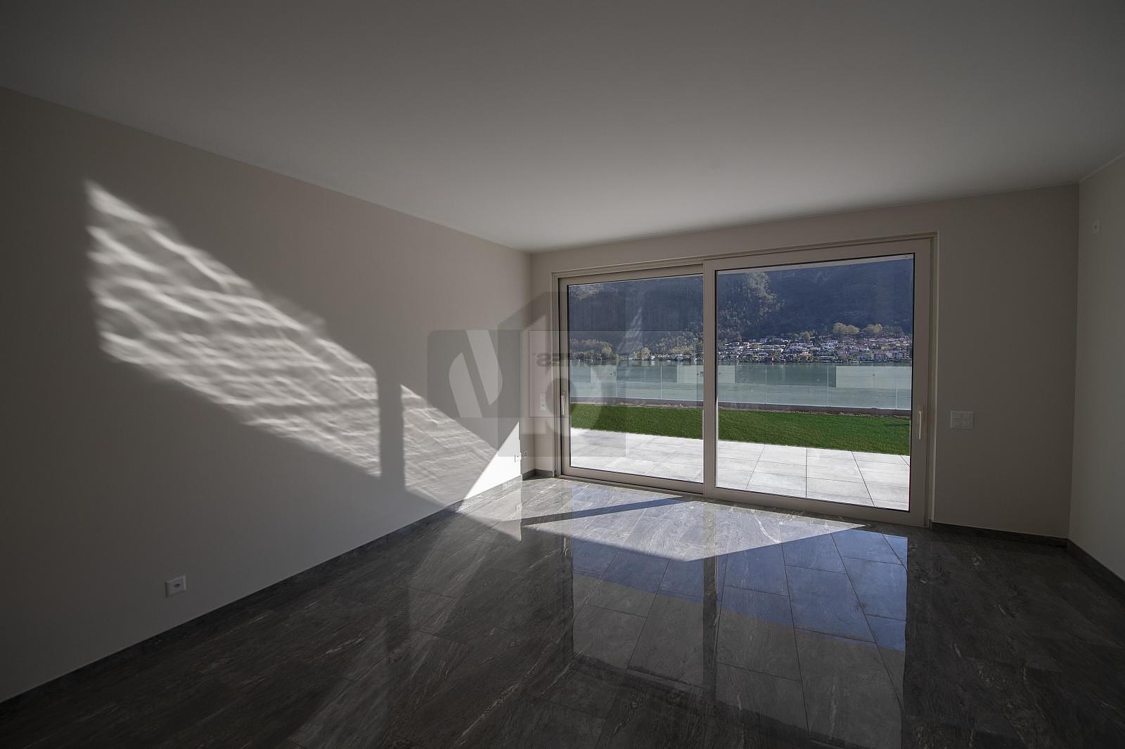 MODERNO E SPAZIOSO CON AMPIO GIARDINO - 4