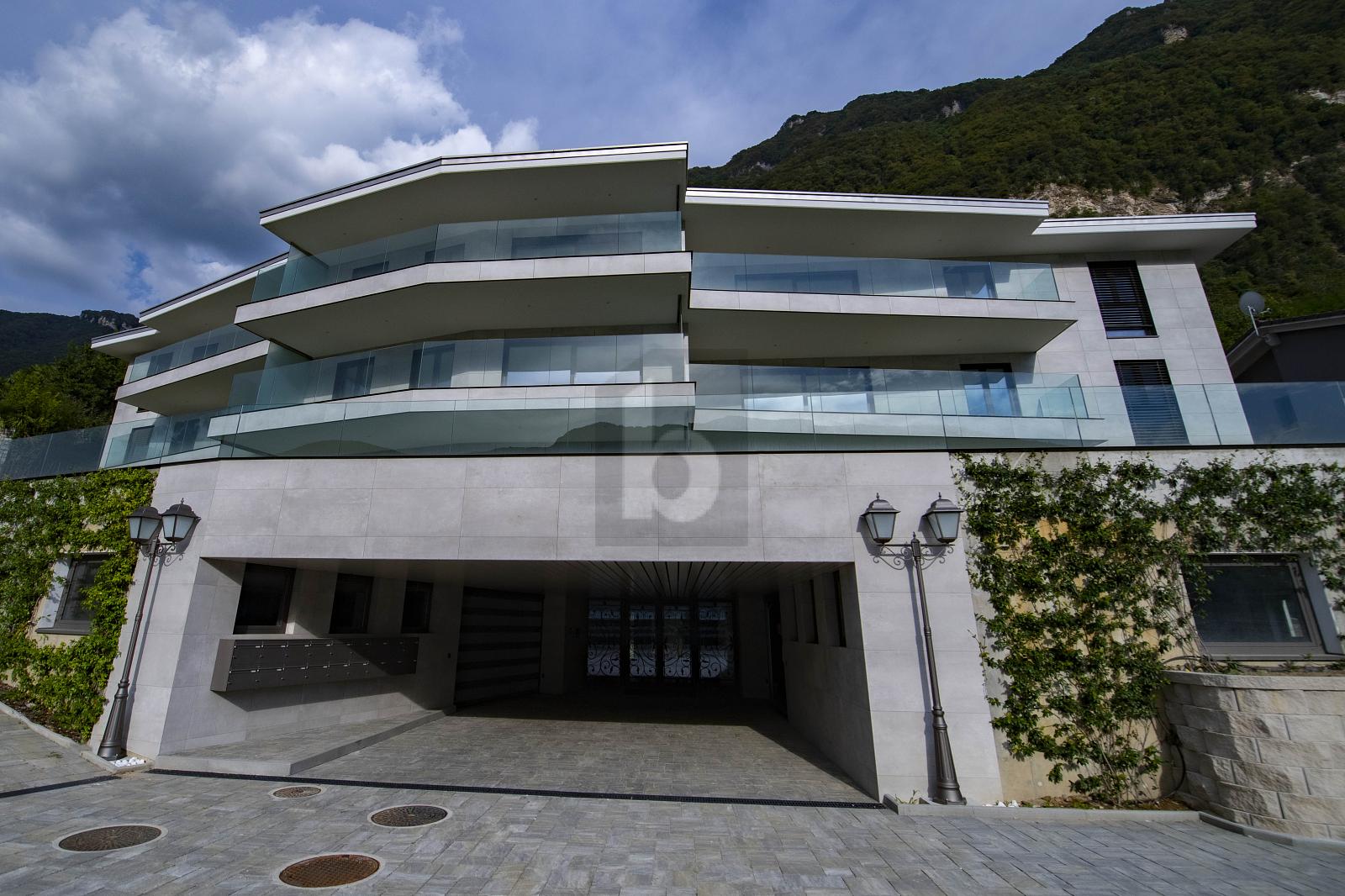 SPAZIOSO CON GIARDINO E VISTA - 1