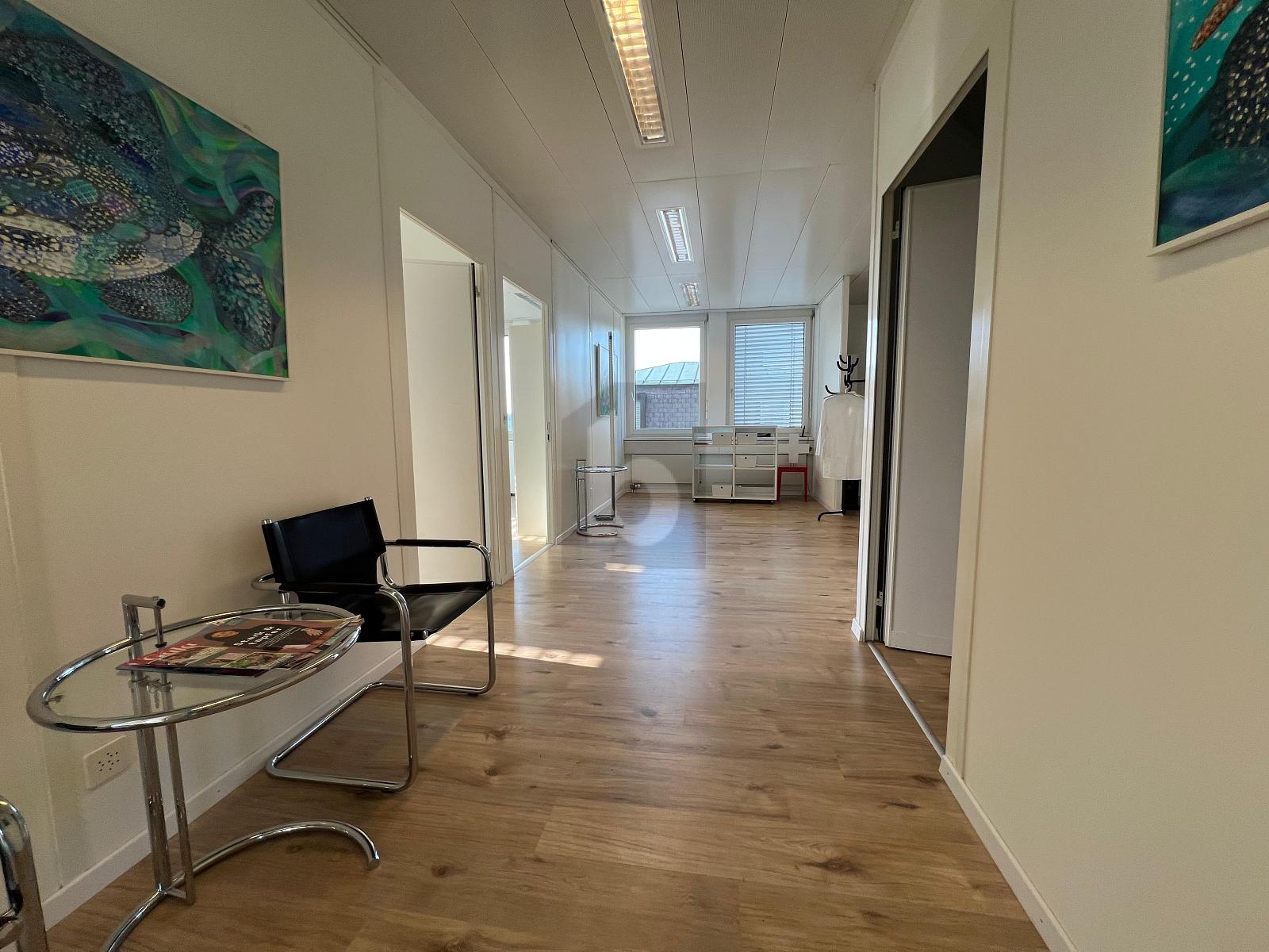 HELLE BÜROFLÄCHE AN TOP LAGE - 0