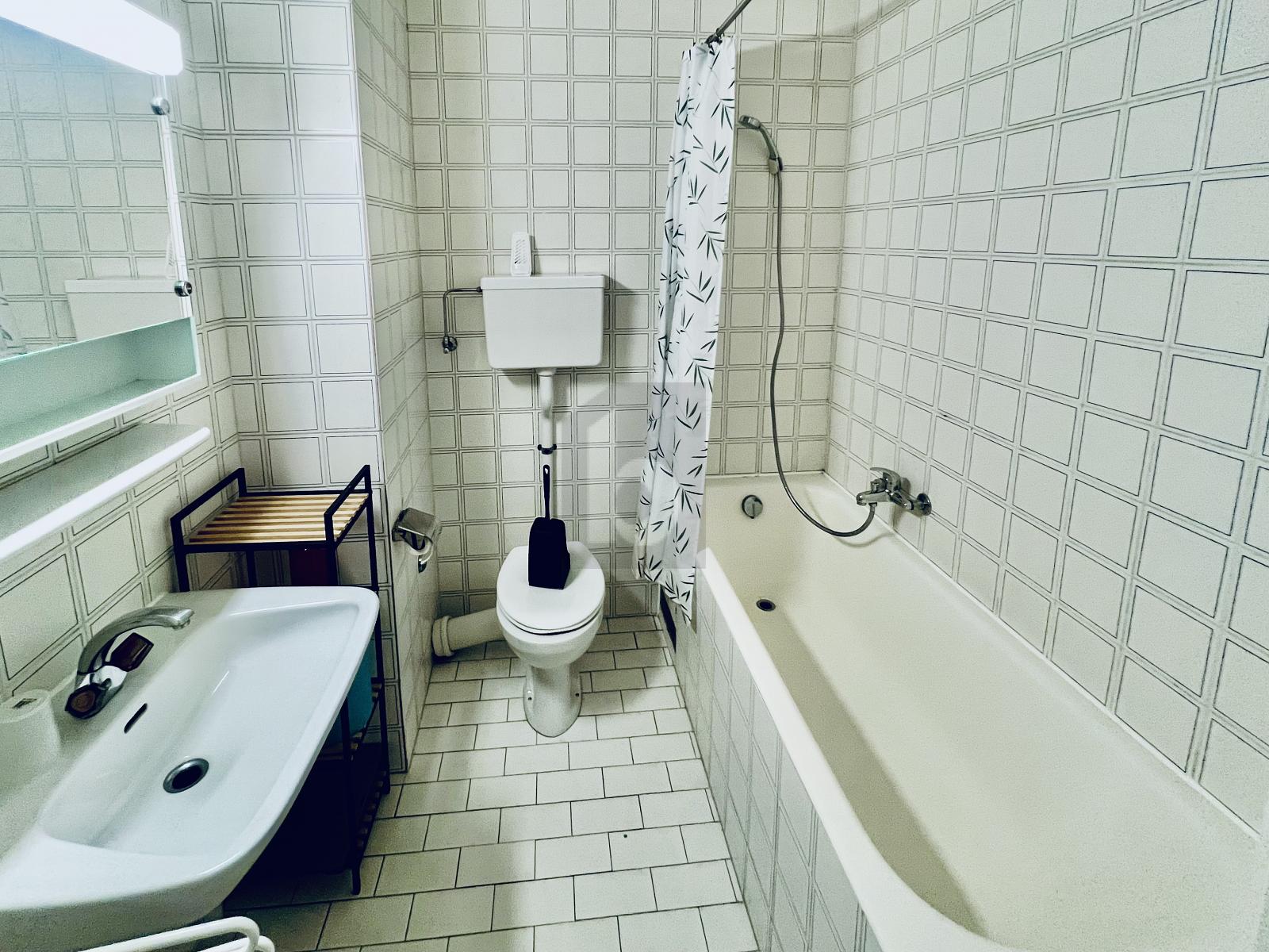 CHARMANT MEUBLÉ CENTRAL POUR COUPLE OU FAMILLE - 4