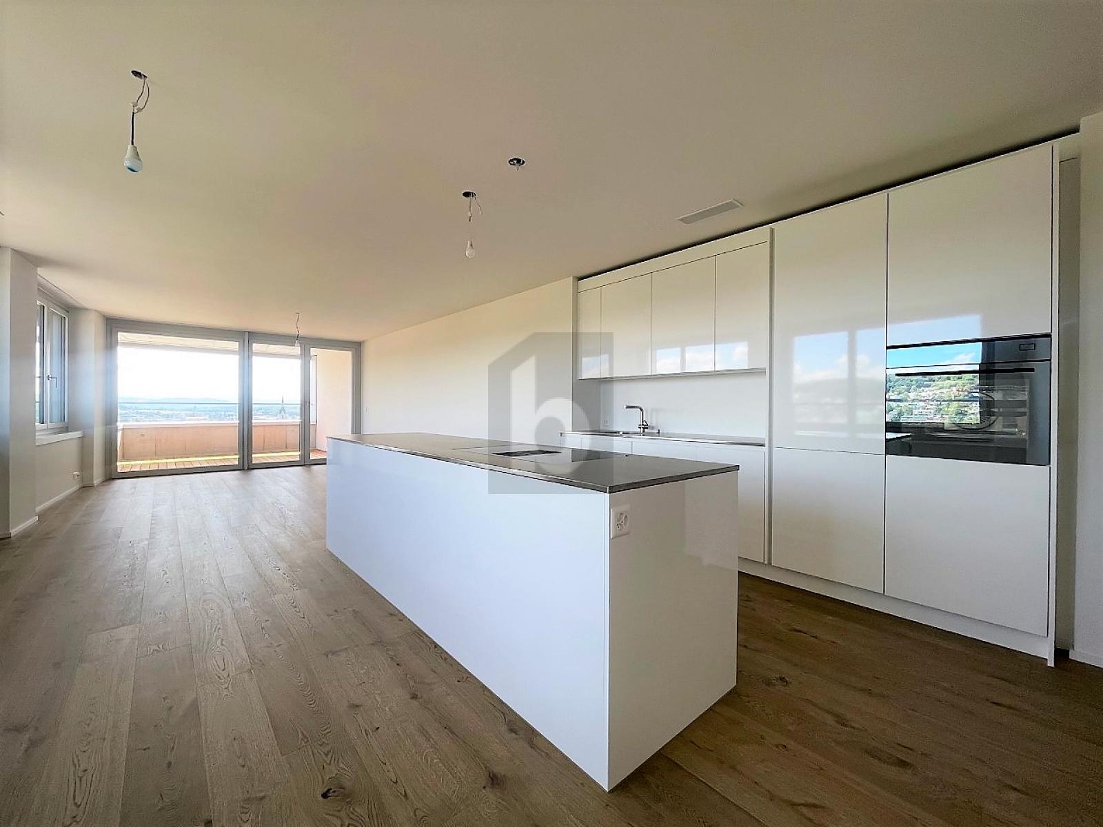 EXKLUSIV UND HOCHWERTIG MIT HERRLICHER AUSSICHT - 2