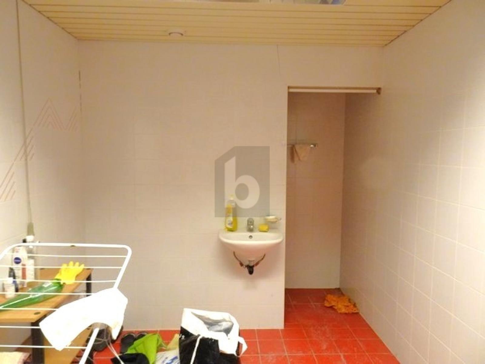 LOCAUX FONCTIONNELS, EMPLACEMENT STRATÉGIQUE - 4