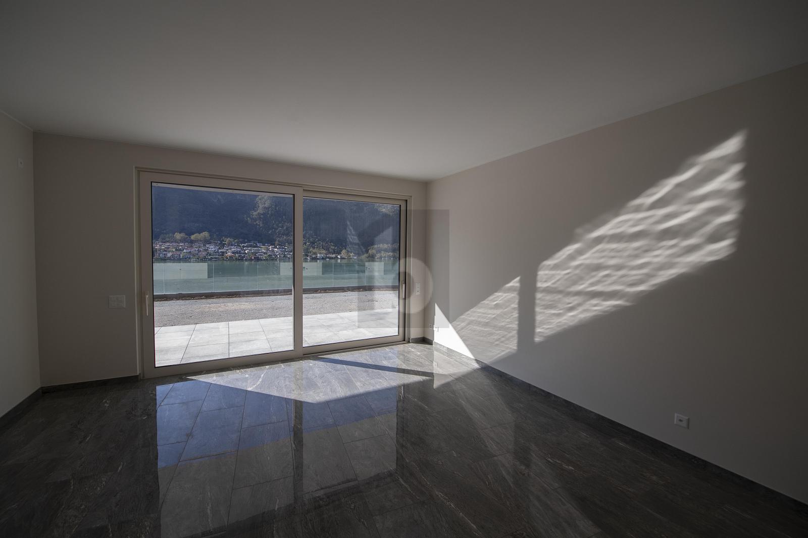 MERAVIGLIOSO ATTICO VISTA LAGO - 3