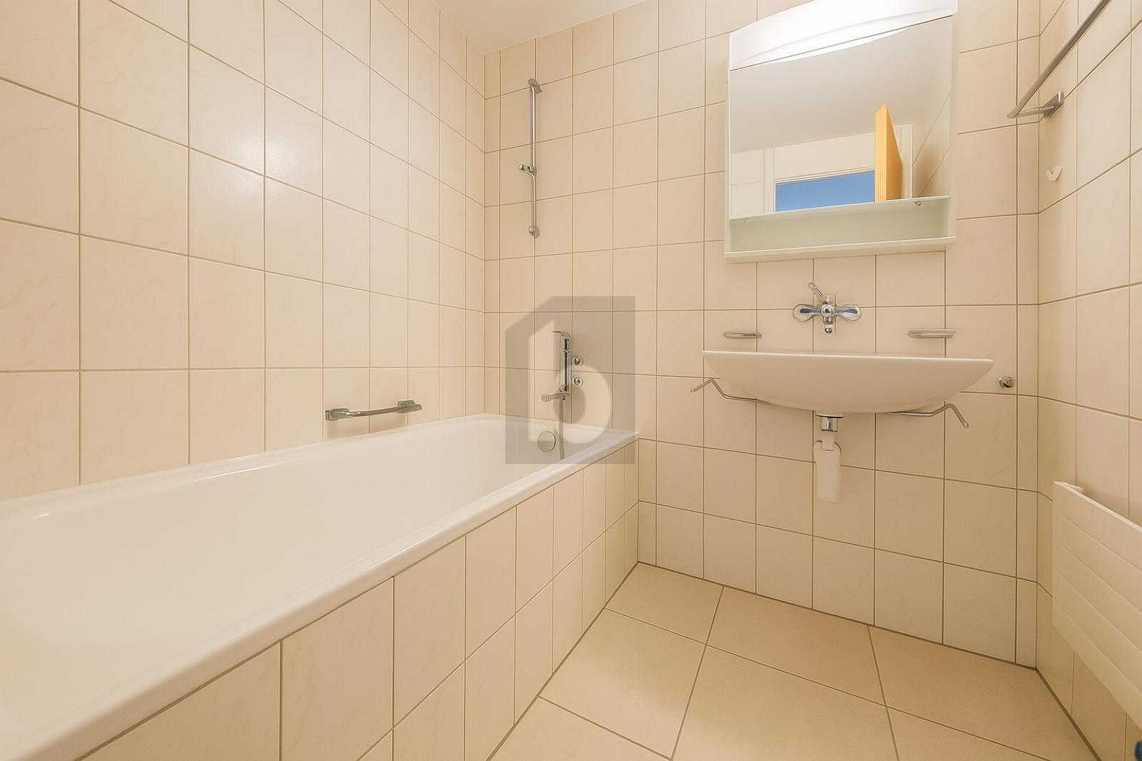 3 LOYERS NETS OFFERTS - 3