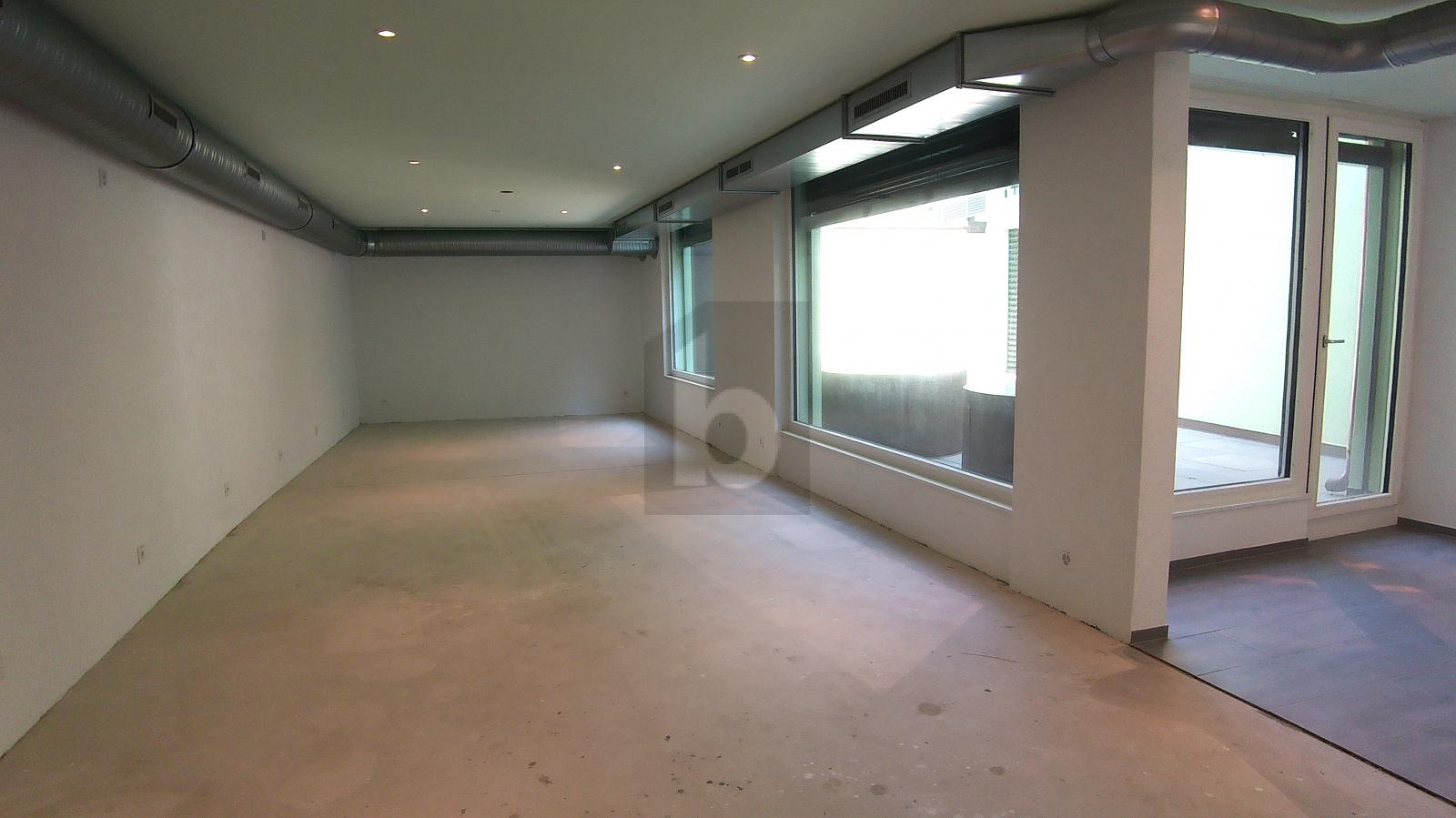 IDEAL FÜR COIFFEUR ODER KOSMETIK, ZENTRAL - 0