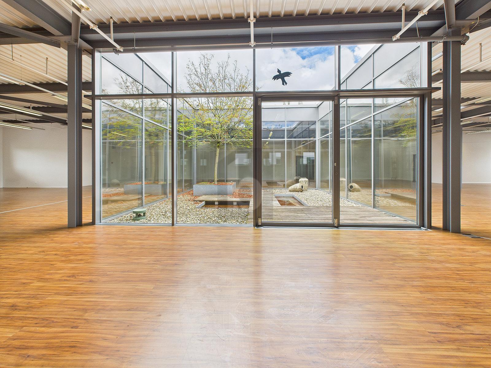 GROSSER HELLER SHOWROOM AN ZENTRALER LAGE - 3