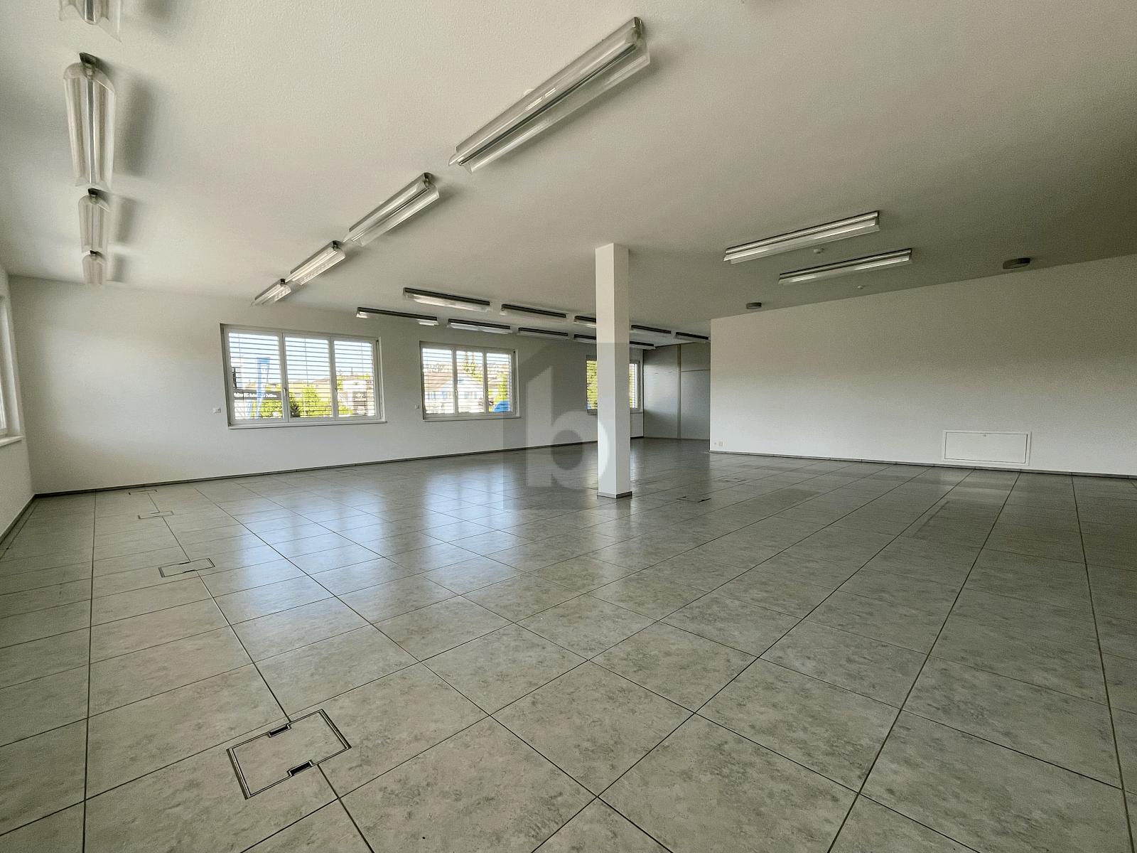 TOP AUSGESTATTET, MODERN UND VIEL PLATZ - 1