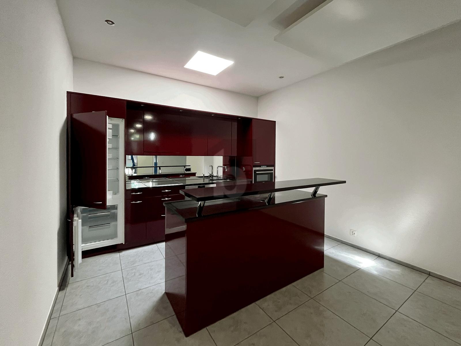 TOP AUSGESTATTET, MODERN UND VIEL PLATZ - 3