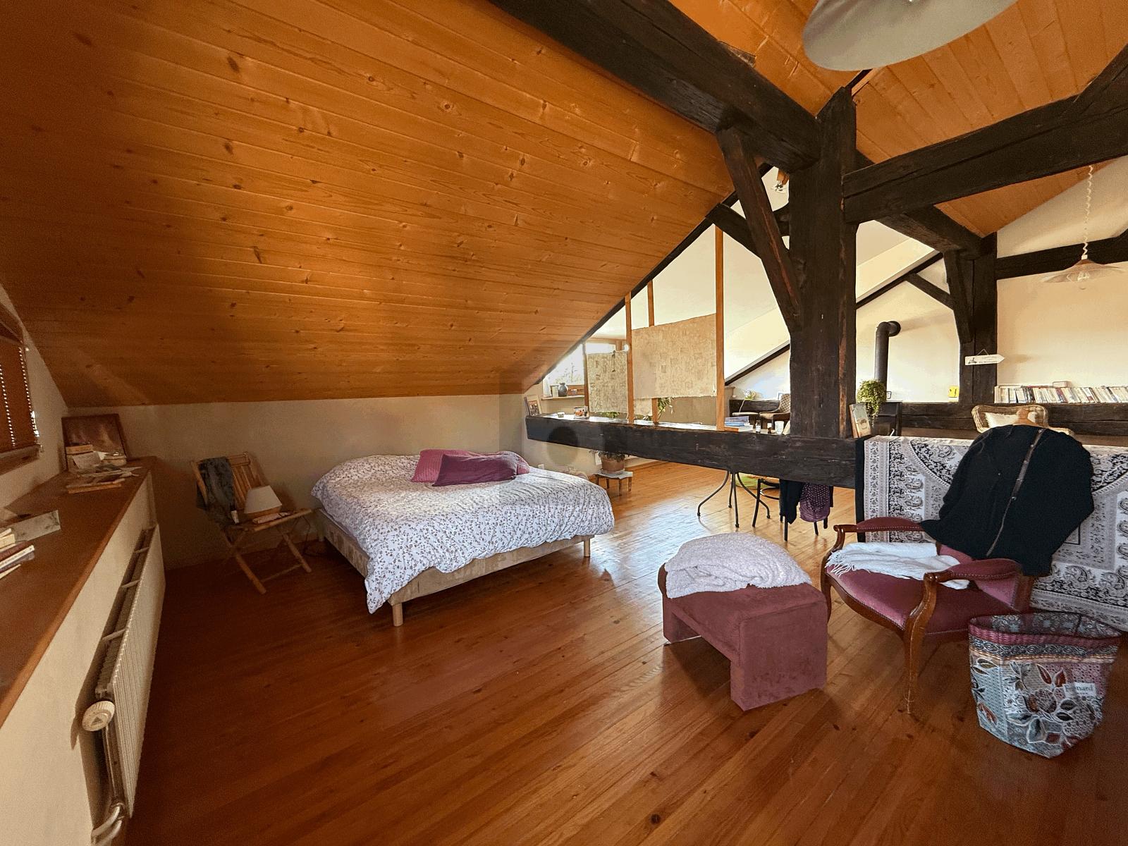 AUTHENTIQUE CONFORTABLE ET SPACIEUX - 2