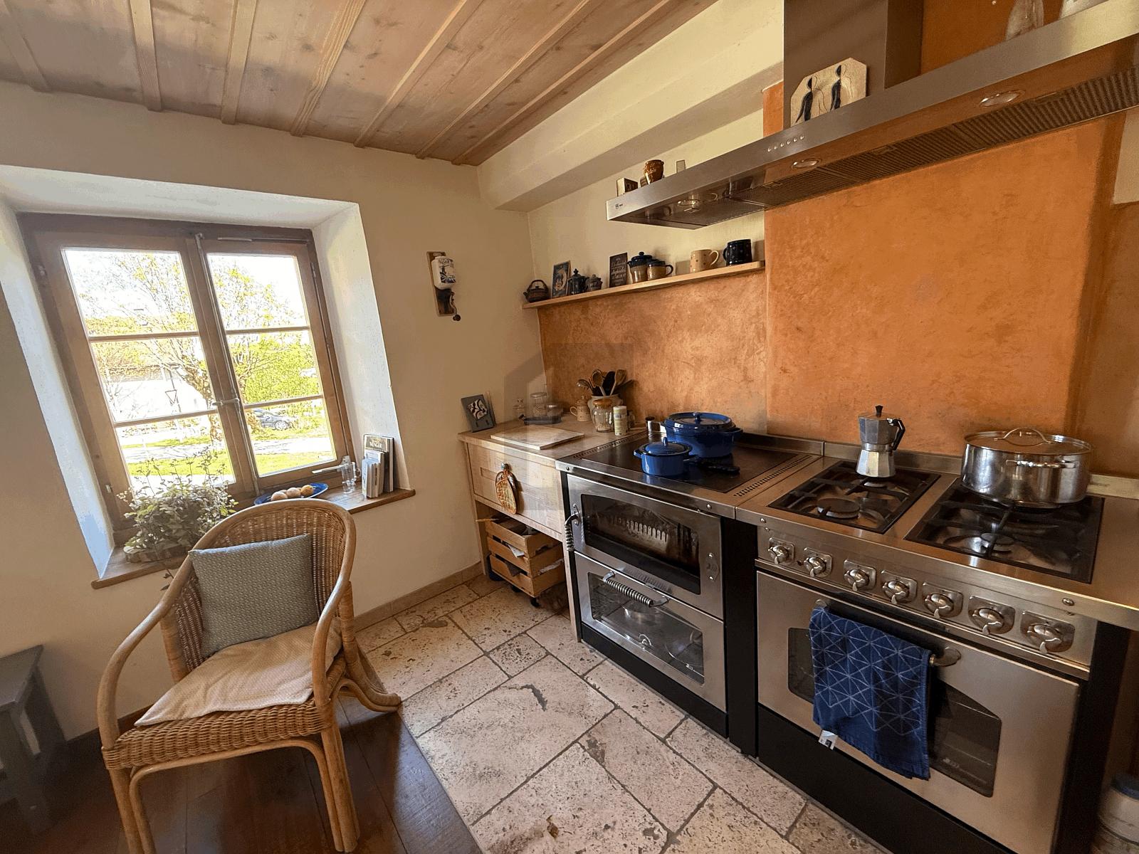 AUTHENTIQUE CONFORTABLE ET SPACIEUX - 4