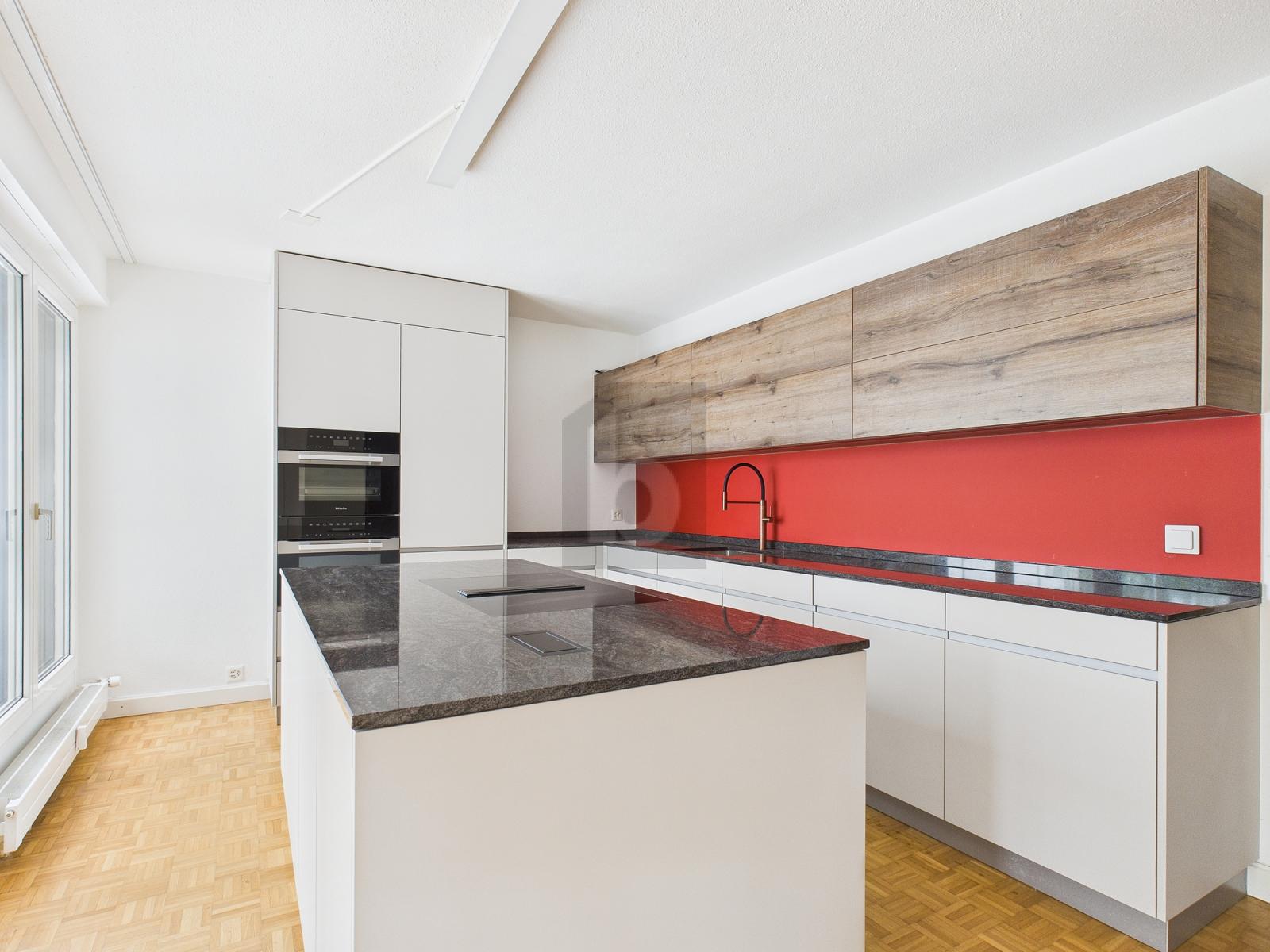 ÜBER DEN DÄCHERN - WOHNGENUSS MIT WINTERGARTEN - 1