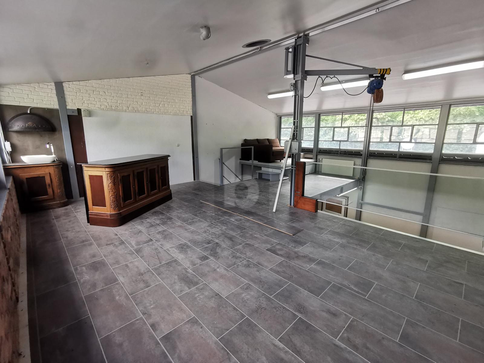 VIELFÄLTIGE NUTZUNG AN GUTER LAGE - 2