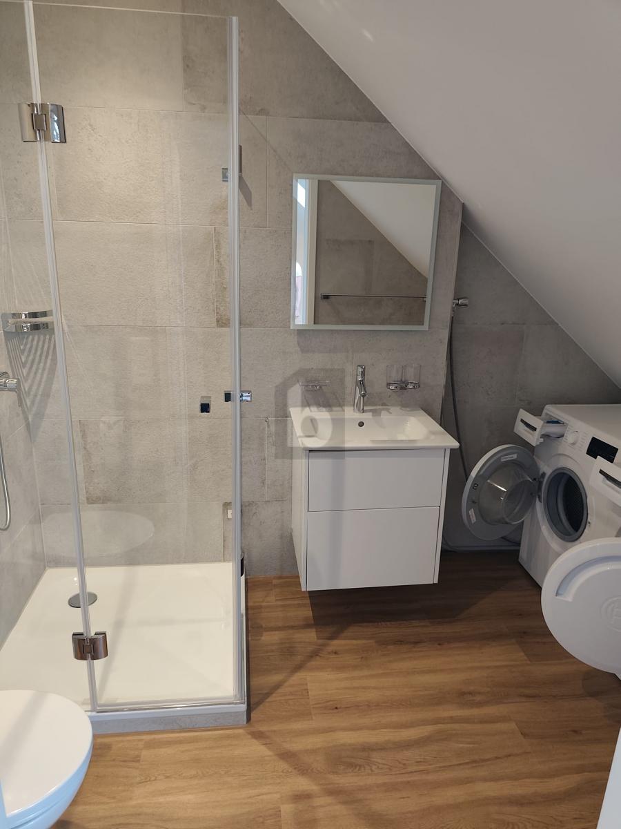 CHARMANT MIT WEITBLICK - 2