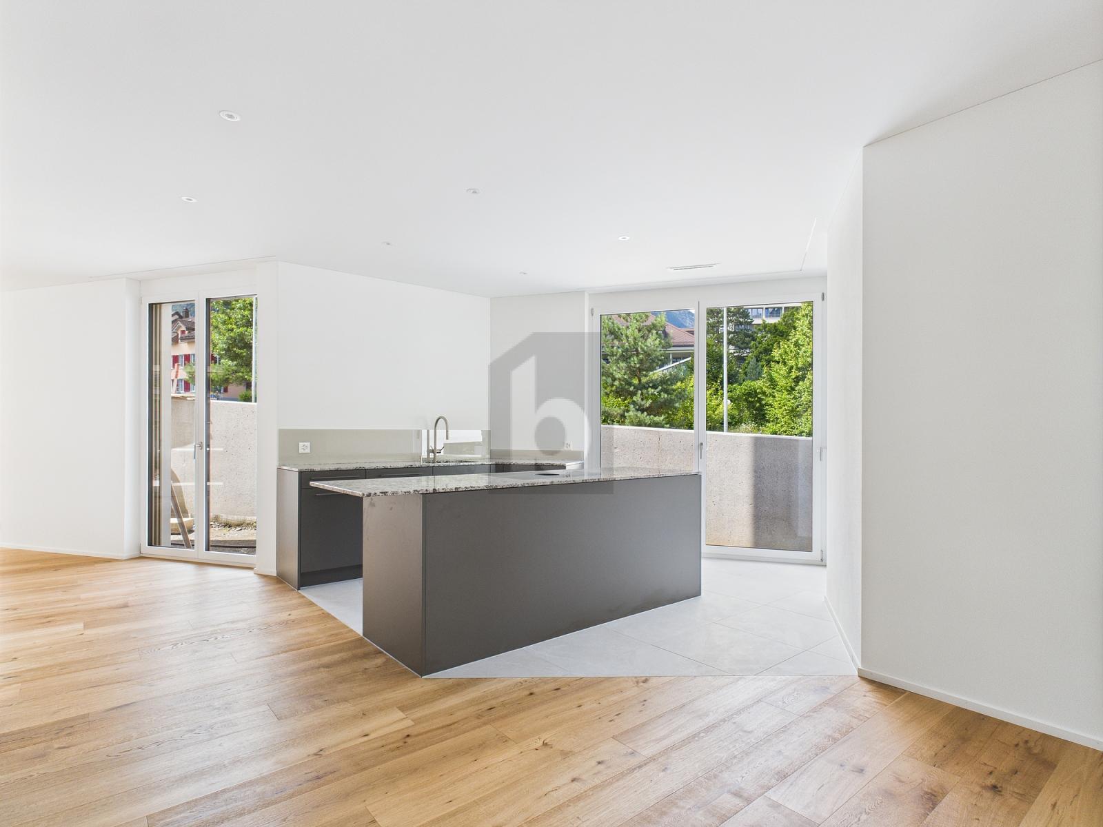 SONNENVERWÖHNTES LEBEN MIT AUSBLICK - 1