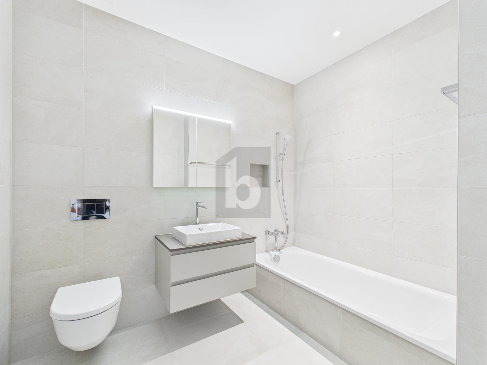 SONNENVERWÖHNTES LEBEN MIT AUSBLICK - 2