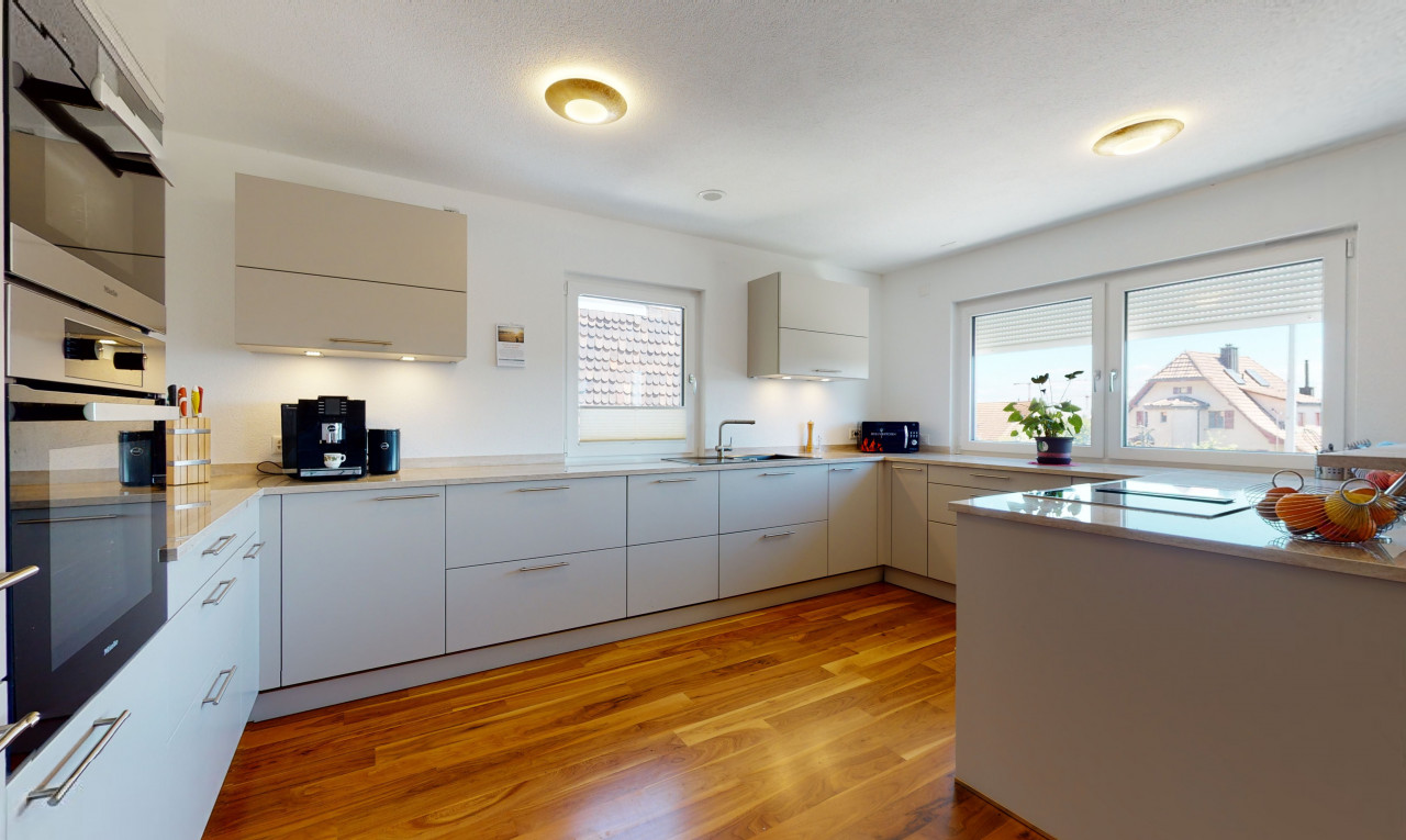 Einfamilien- /Mehrgenerationenhaus mit diversen Nutzungsmöglichkeiten - 0