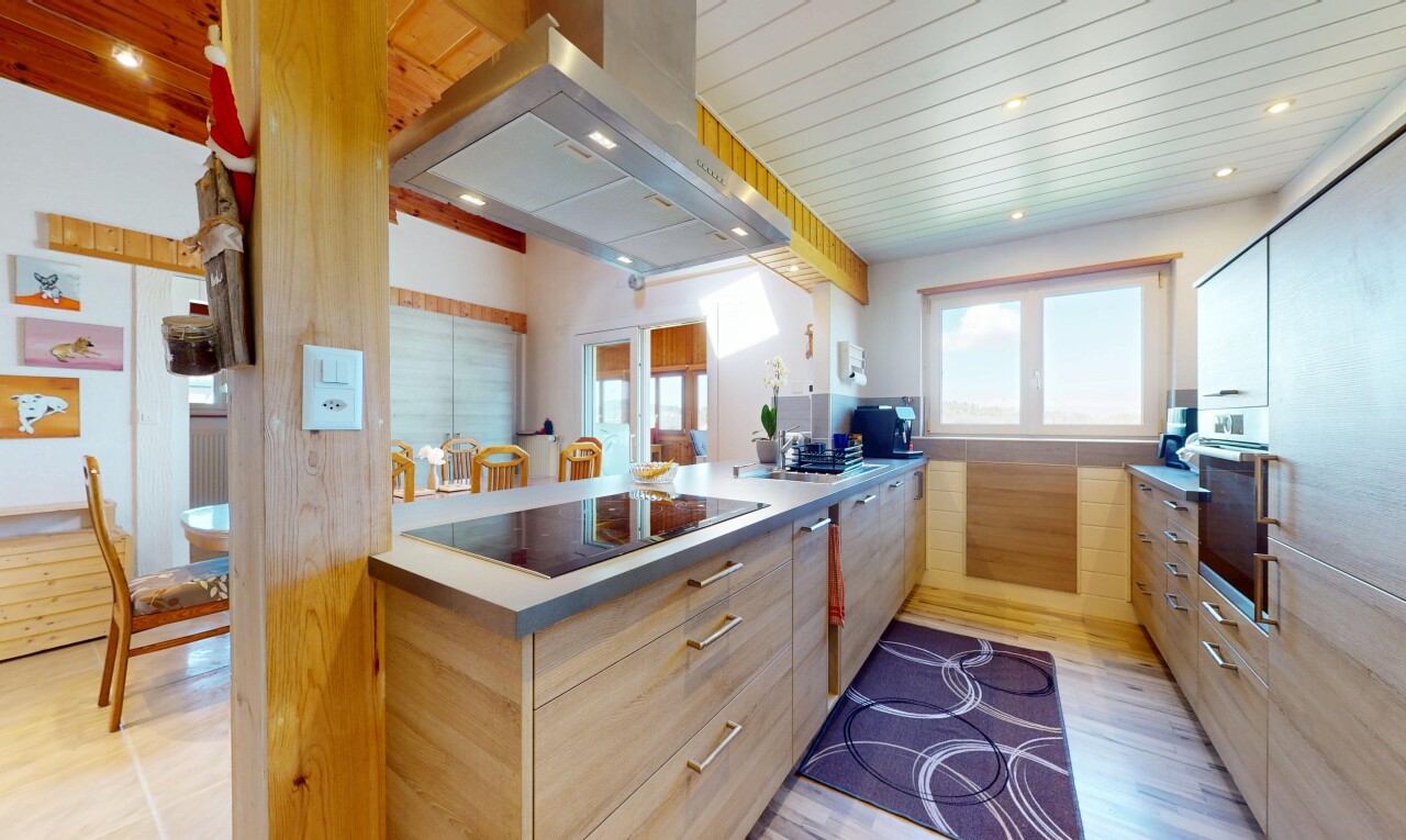 In Saulcy: Einfamilienhaus mit zwei Wohnungen und Bergblick - 1