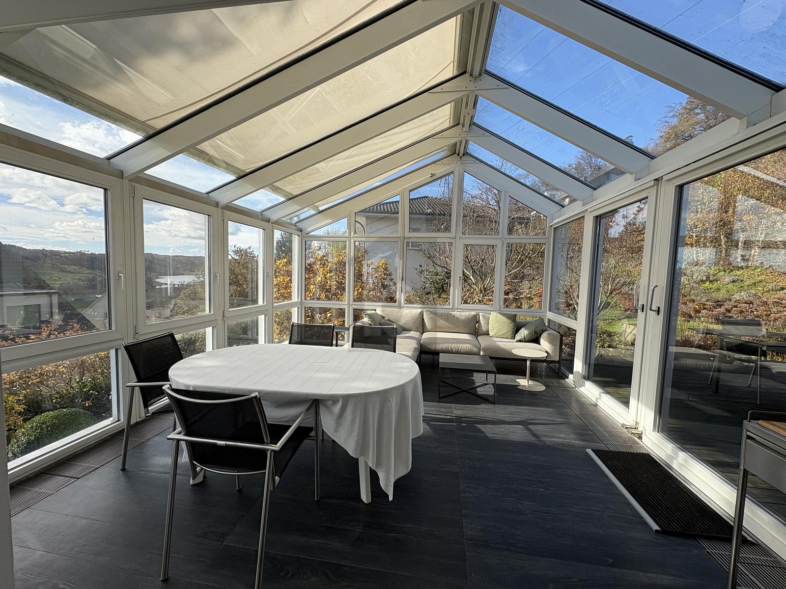 FAMILIENFREUNDLICH MIT VIEL PLATZ UND UMSCHWUNG! - 0