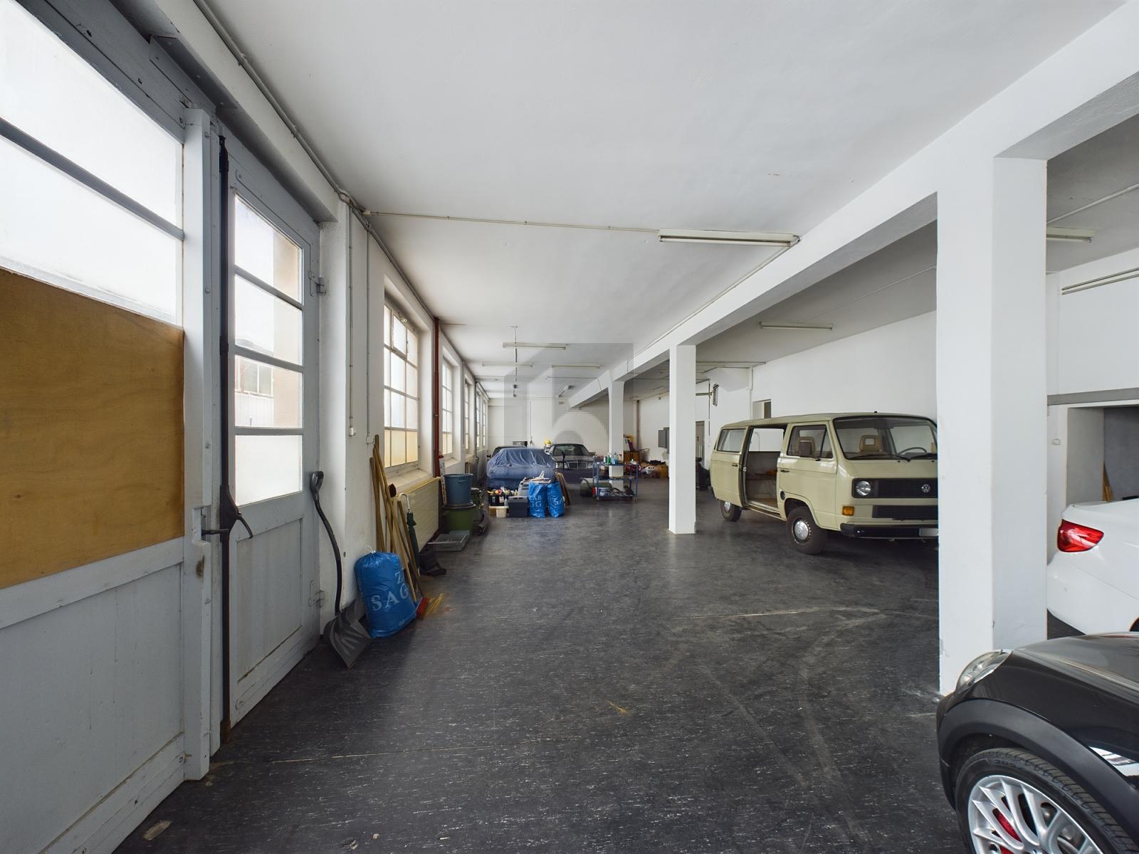 VIELSEITIG UND ZENTRAL - 0