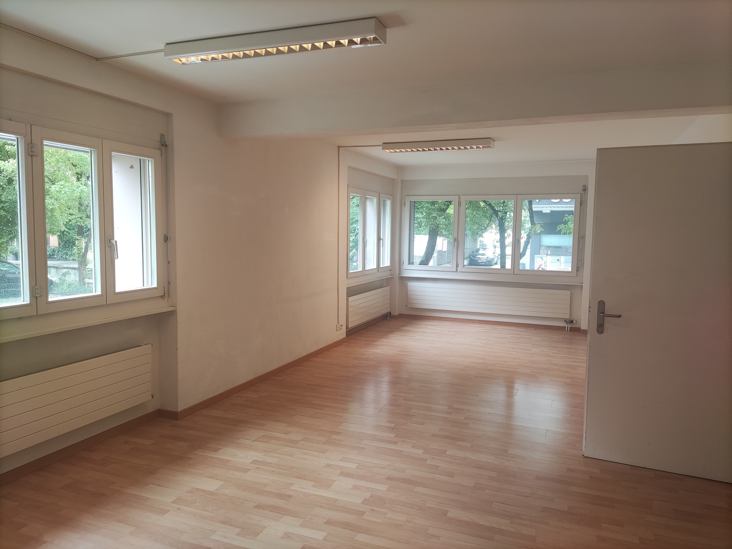 Zentral gelegene Büroräumlichkeit mit eigener Küche und WC - 2