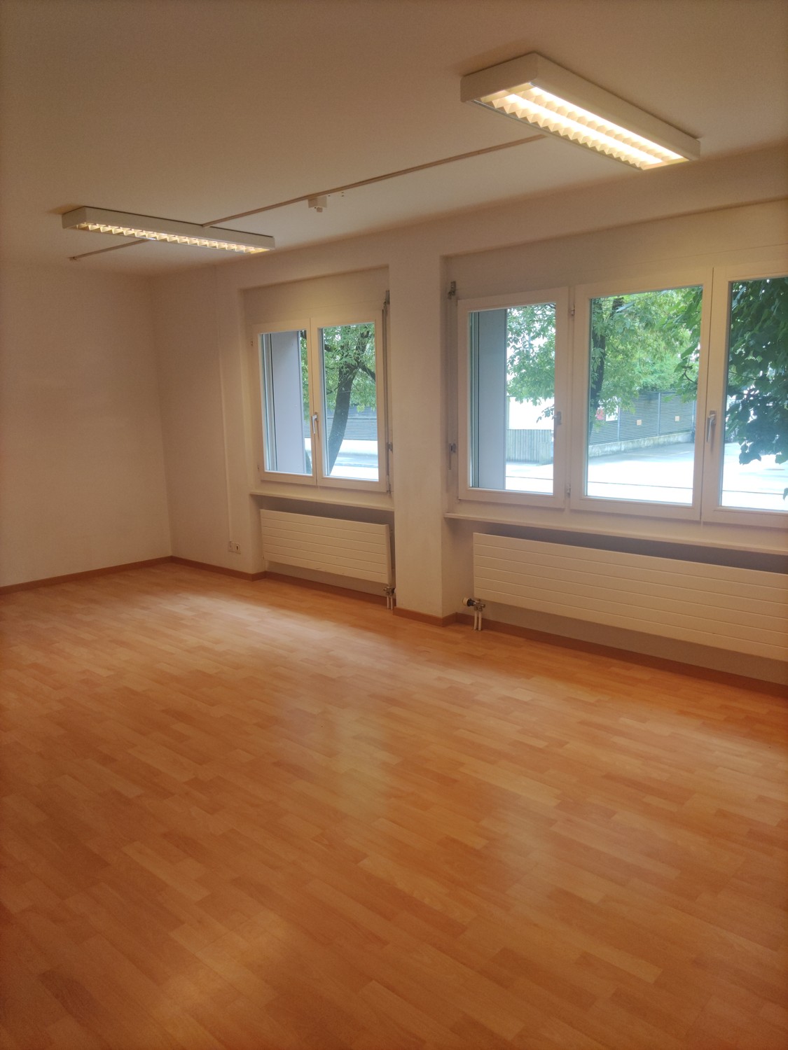 Zentral gelegene Büroräumlichkeit mit eigener Küche und WC - 4