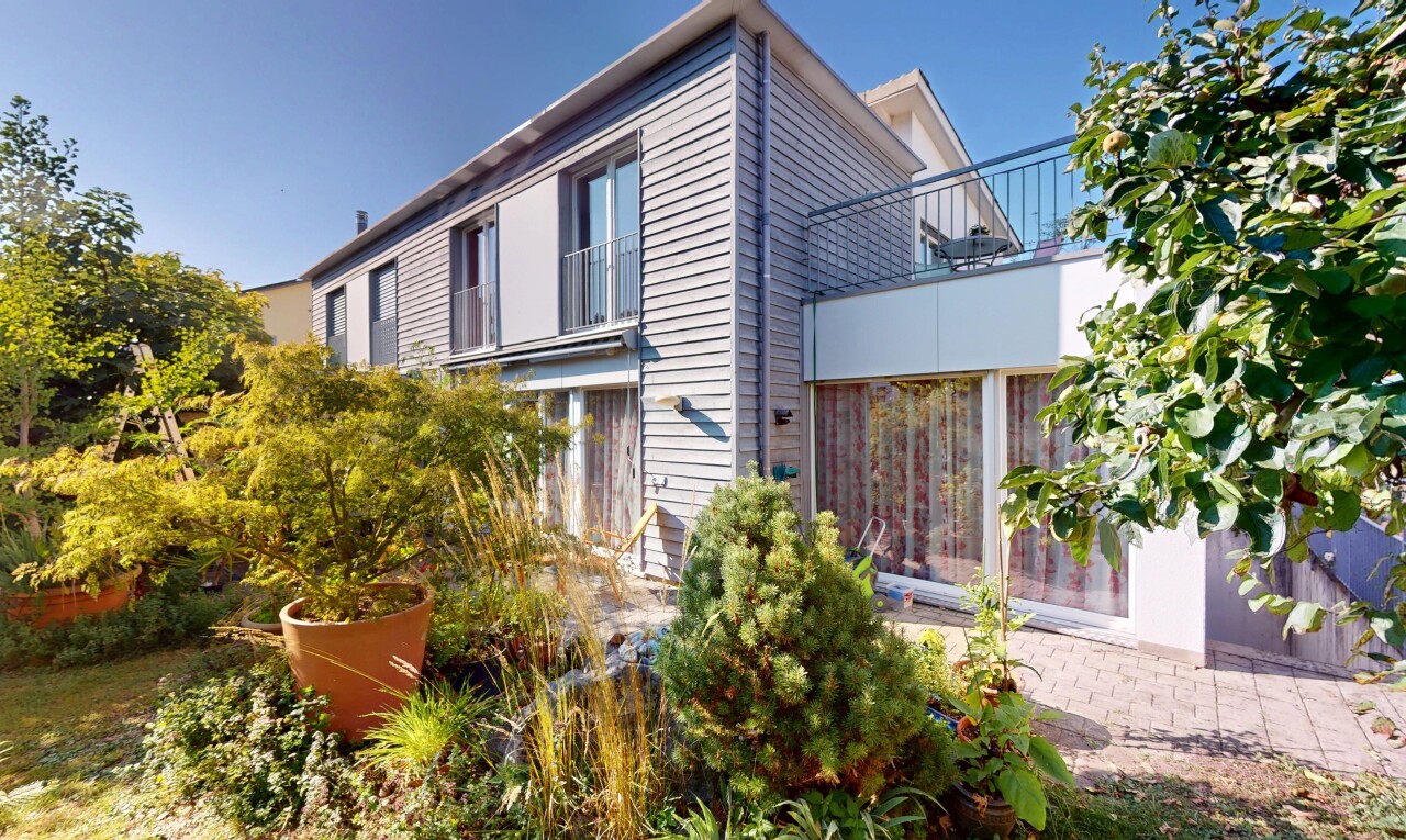 Charmante Doppelhaushälfte in freundlichem Quartier sucht neue Familie - 2