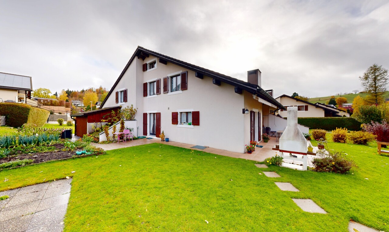 Spacious and welcoming house in a quiet and sought-after neighborhood - 0